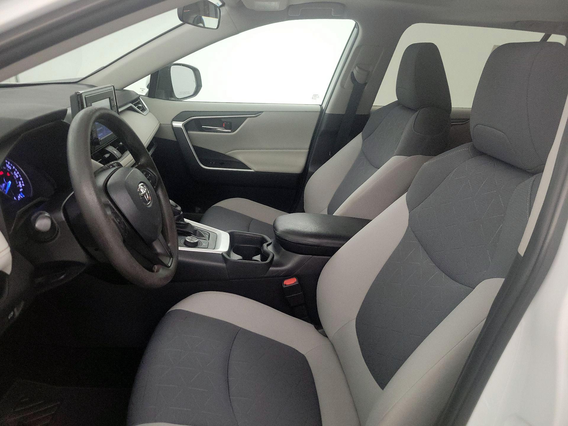 Thumbnail: 2019 Toyota RAV4 - 11