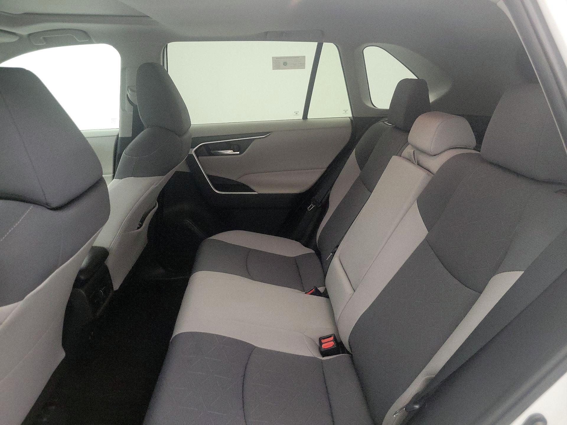 Thumbnail: 2019 Toyota RAV4 - 19