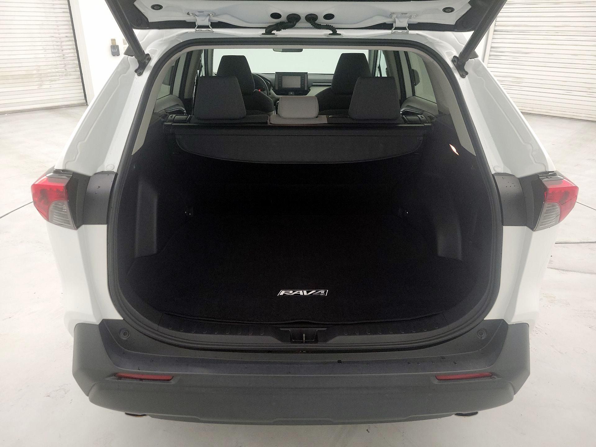 Thumbnail: 2019 Toyota RAV4 - 20