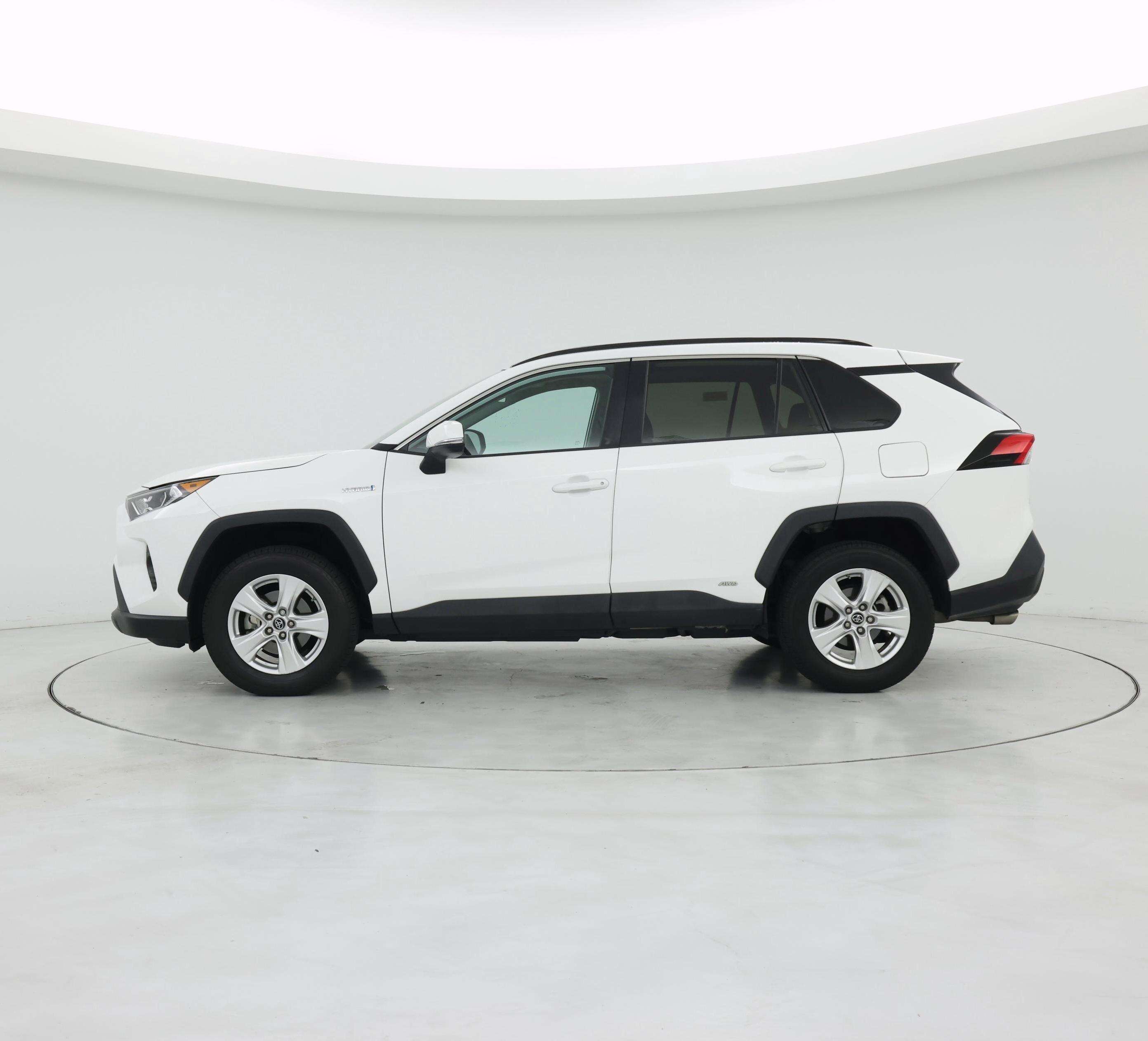 Thumbnail: 2019 Toyota RAV4 - 3