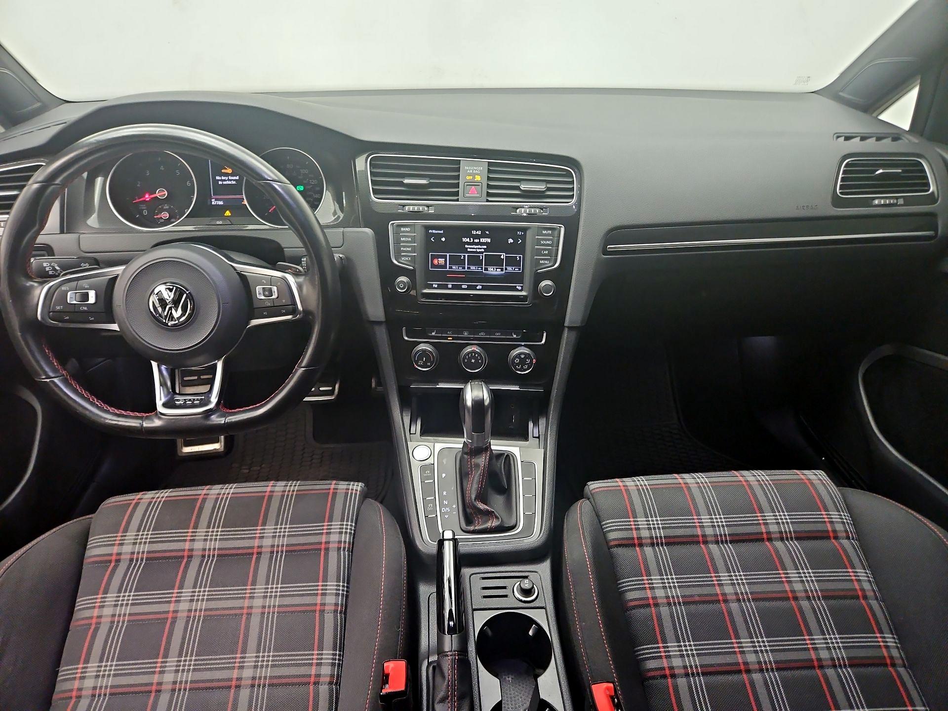 Thumbnail: 2017 Volkswagen Golf - 9