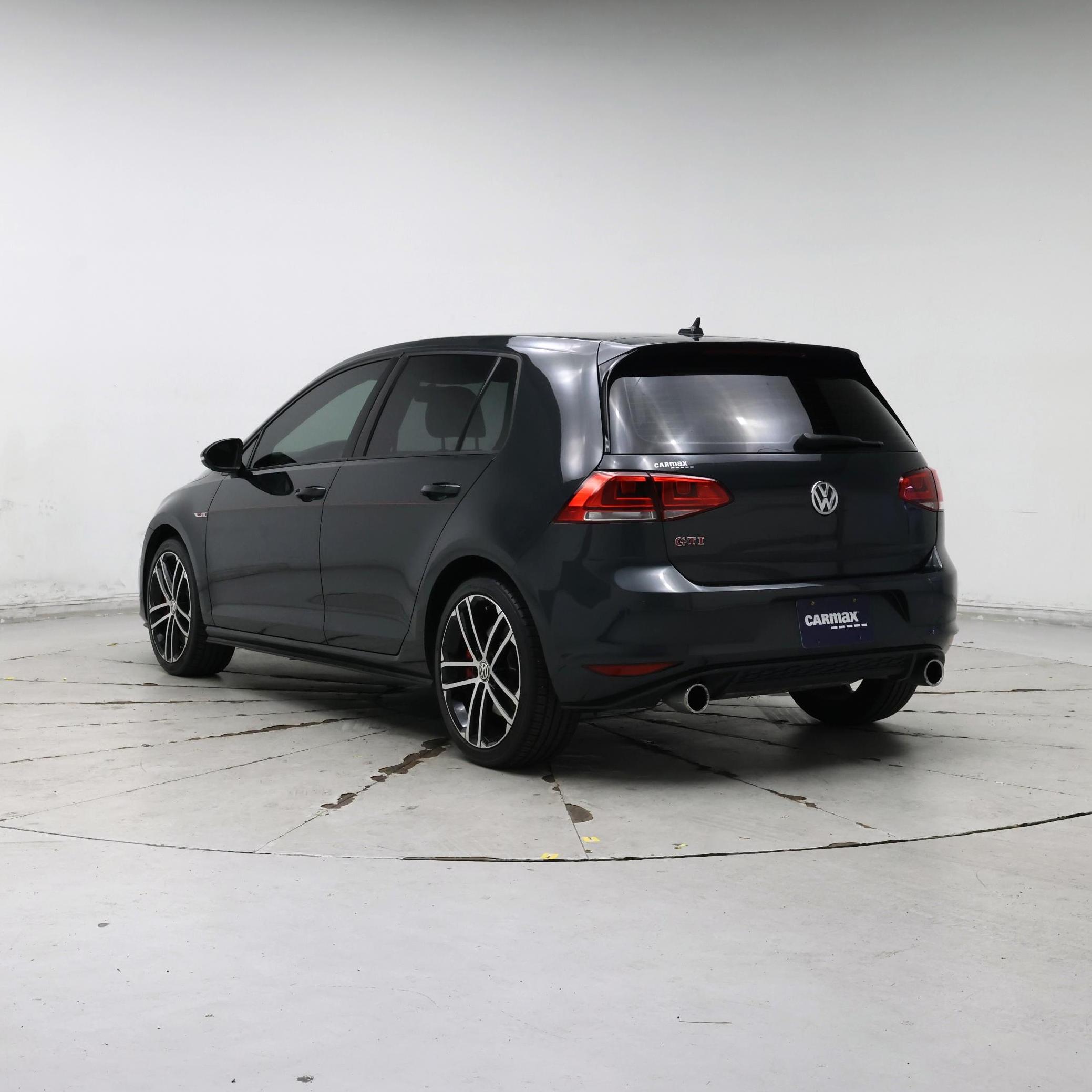 Thumbnail: 2017 Volkswagen Golf - 2
