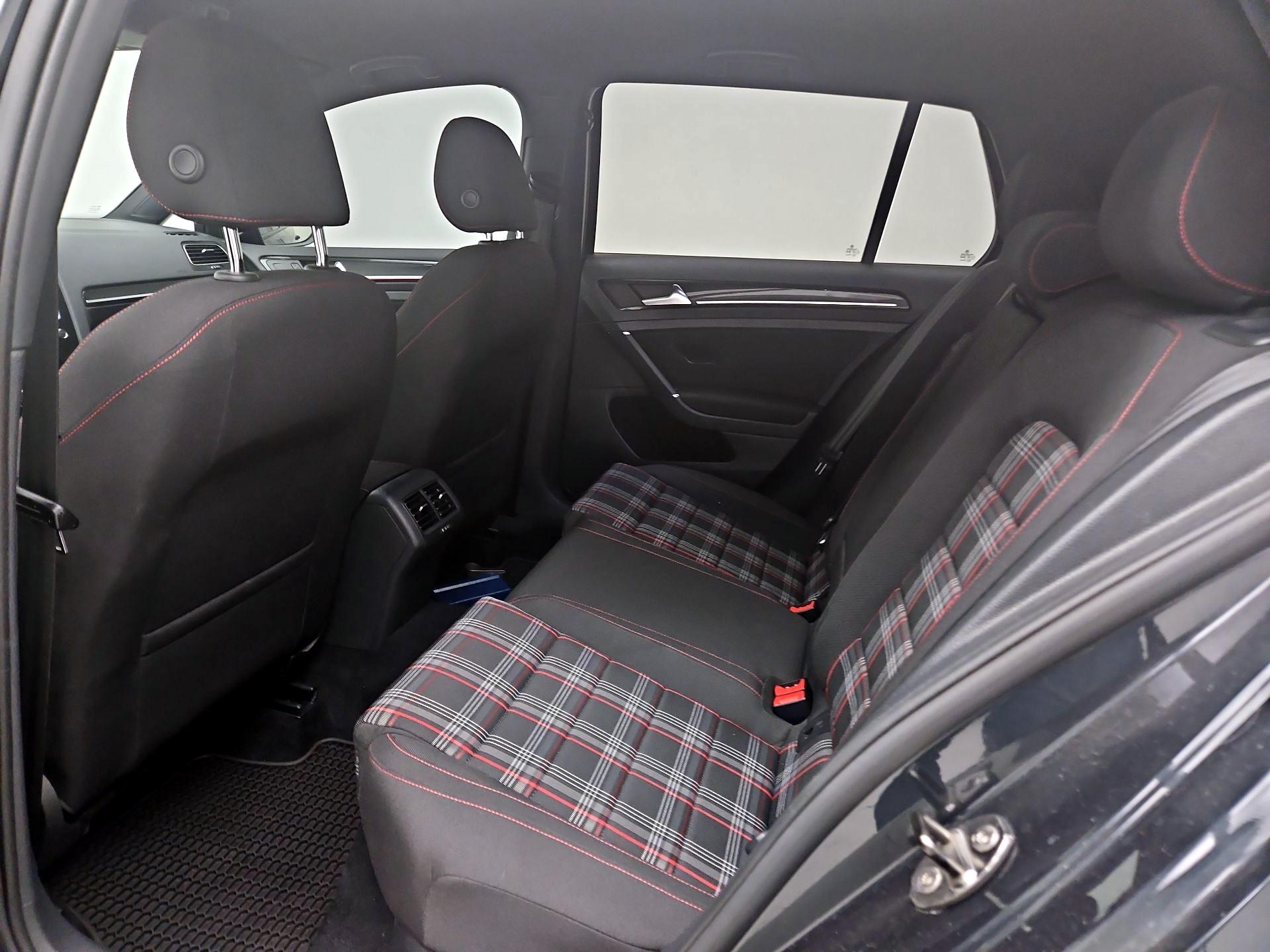 Thumbnail: 2017 Volkswagen Golf - 19