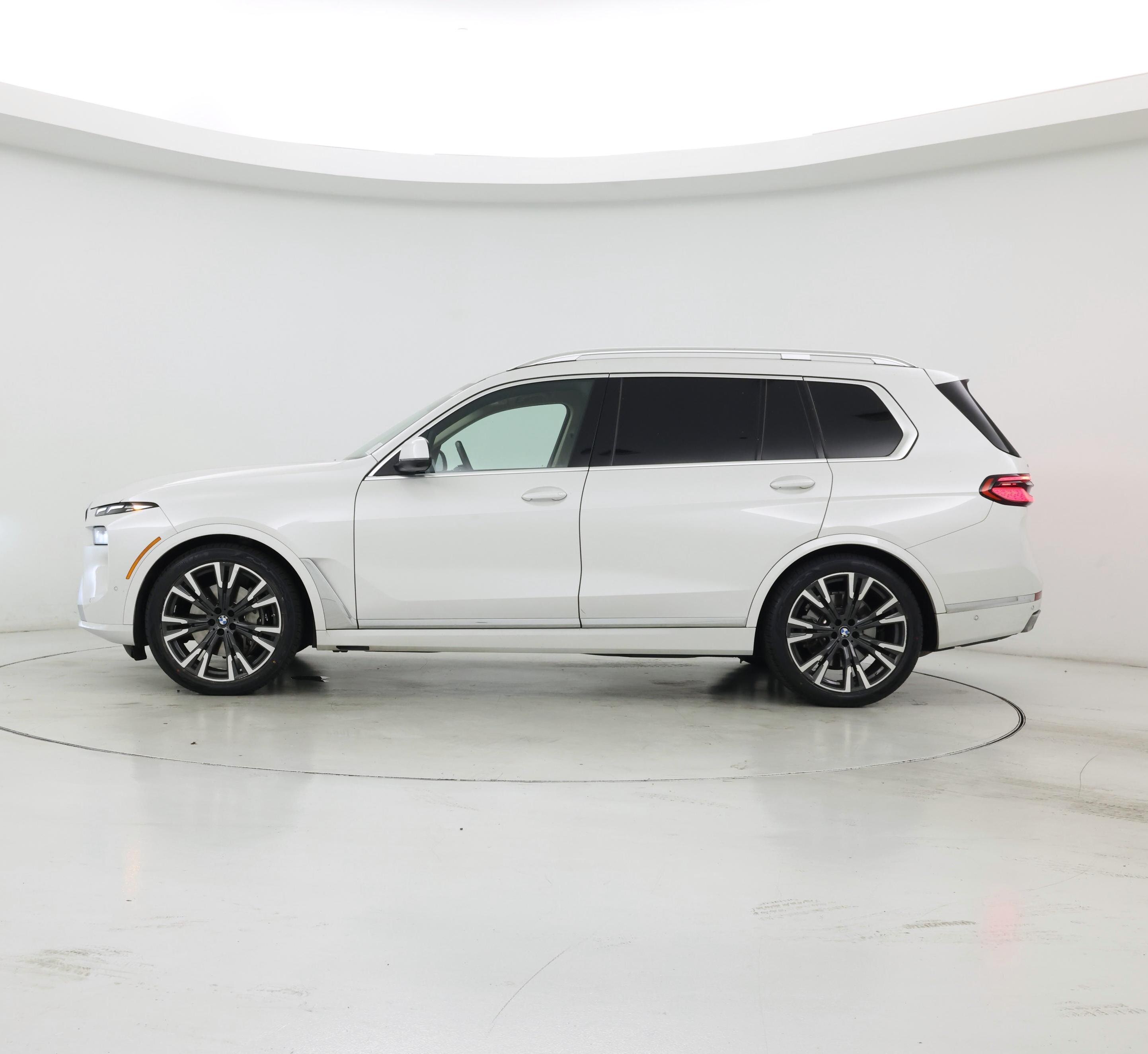 Thumbnail: 2024 BMW X7 - 3