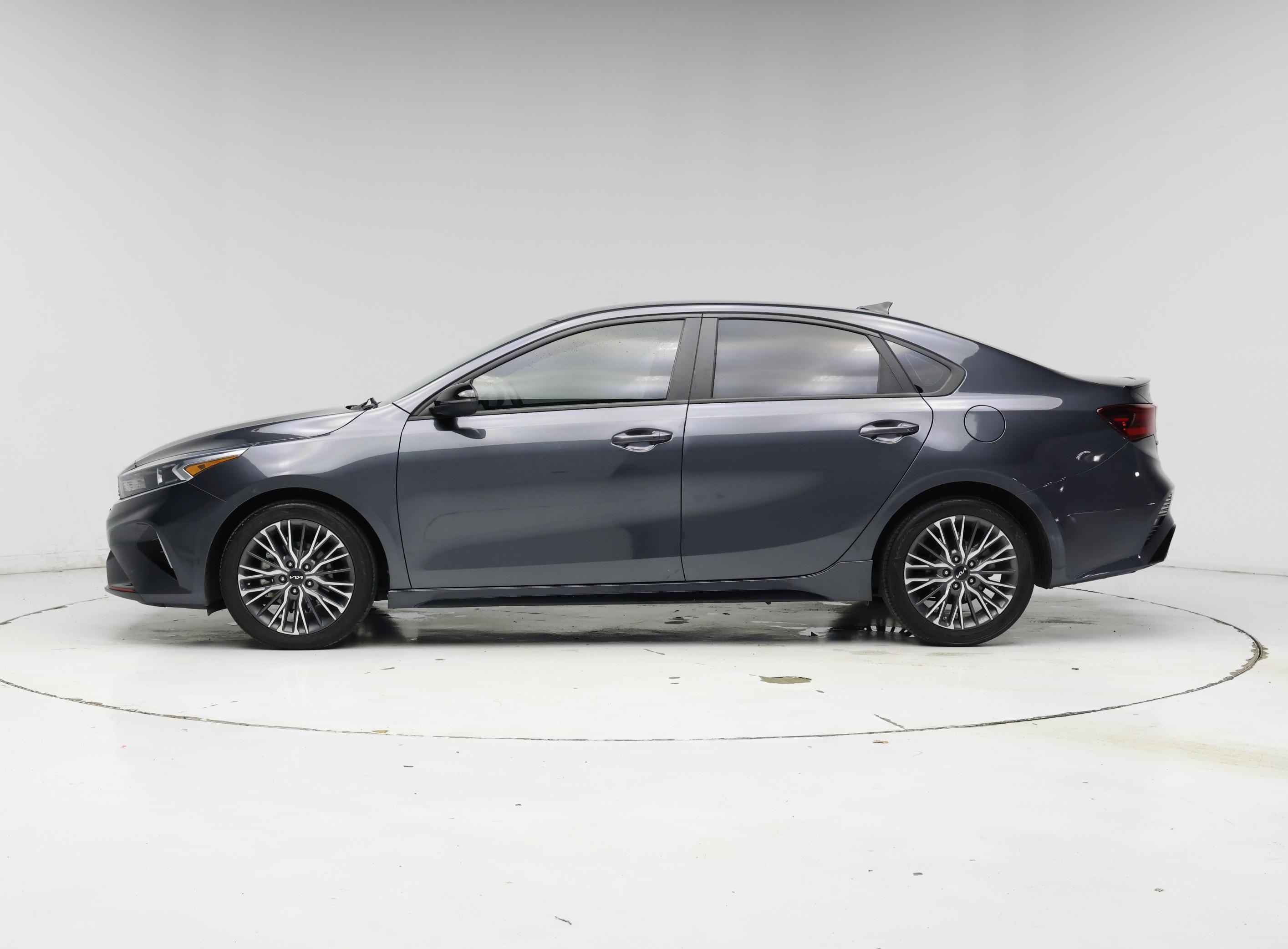 Thumbnail: 2023 Kia Forte - 3
