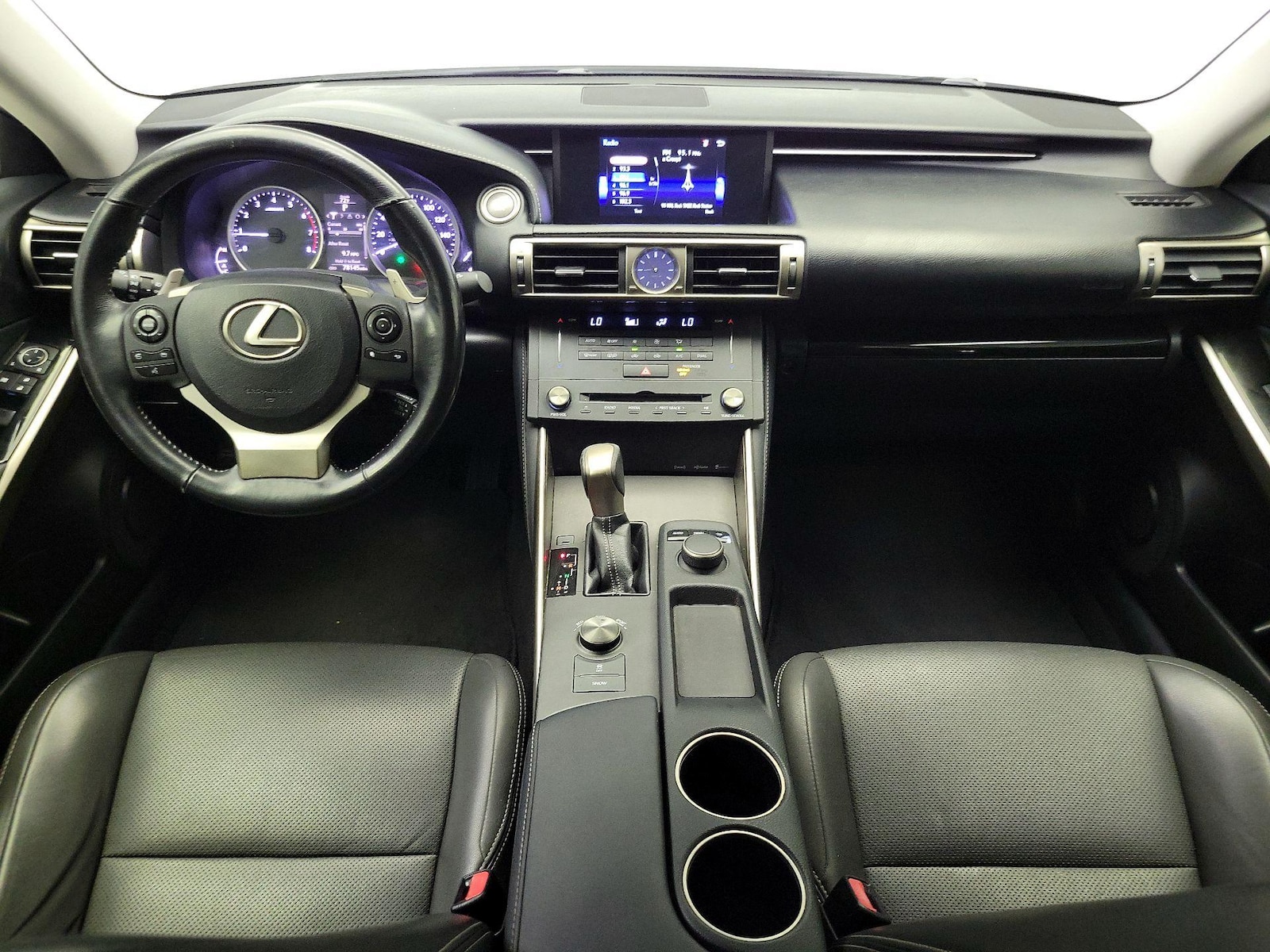 2016 Lexus IS 200t - Photo 10