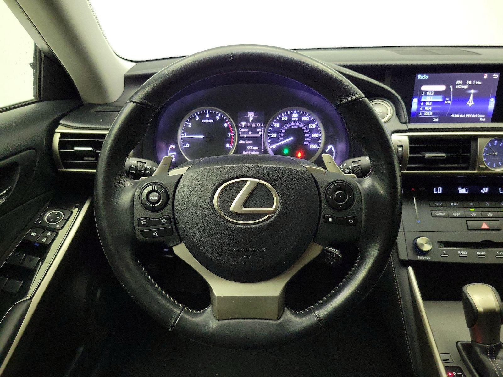 2016 Lexus IS 200t - Photo 11