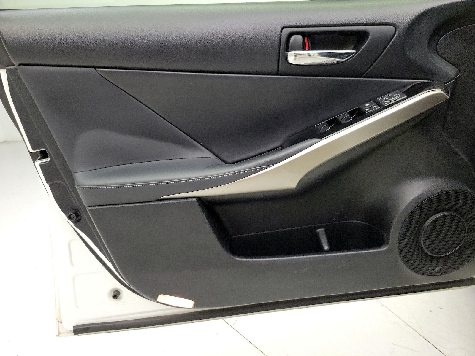 2016 Lexus IS 200t - Photo 13