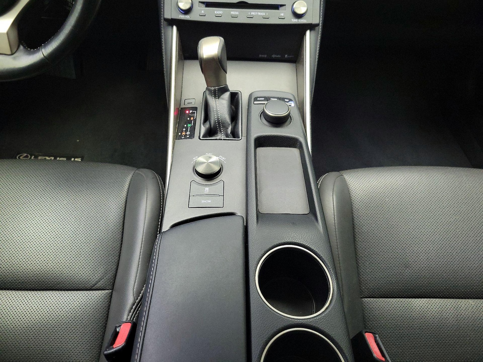 2016 Lexus IS 200t - Photo 18