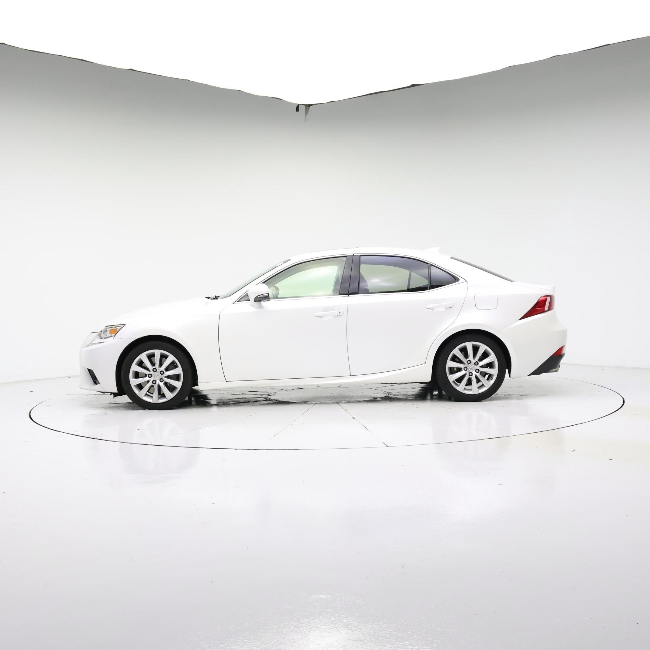 Thumbnail: 2016 Lexus IS - 7