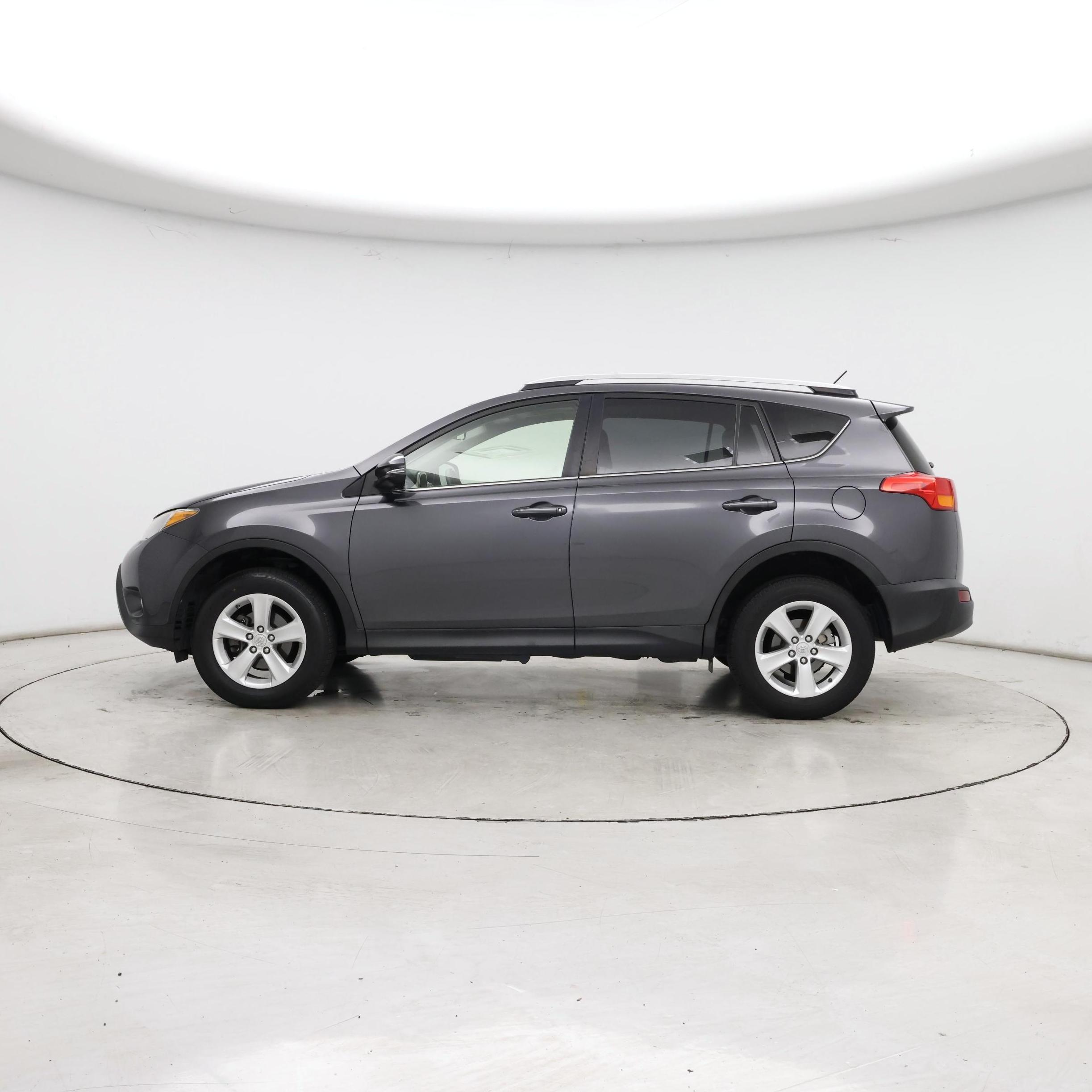 Thumbnail: 2014 Toyota RAV4 - 3