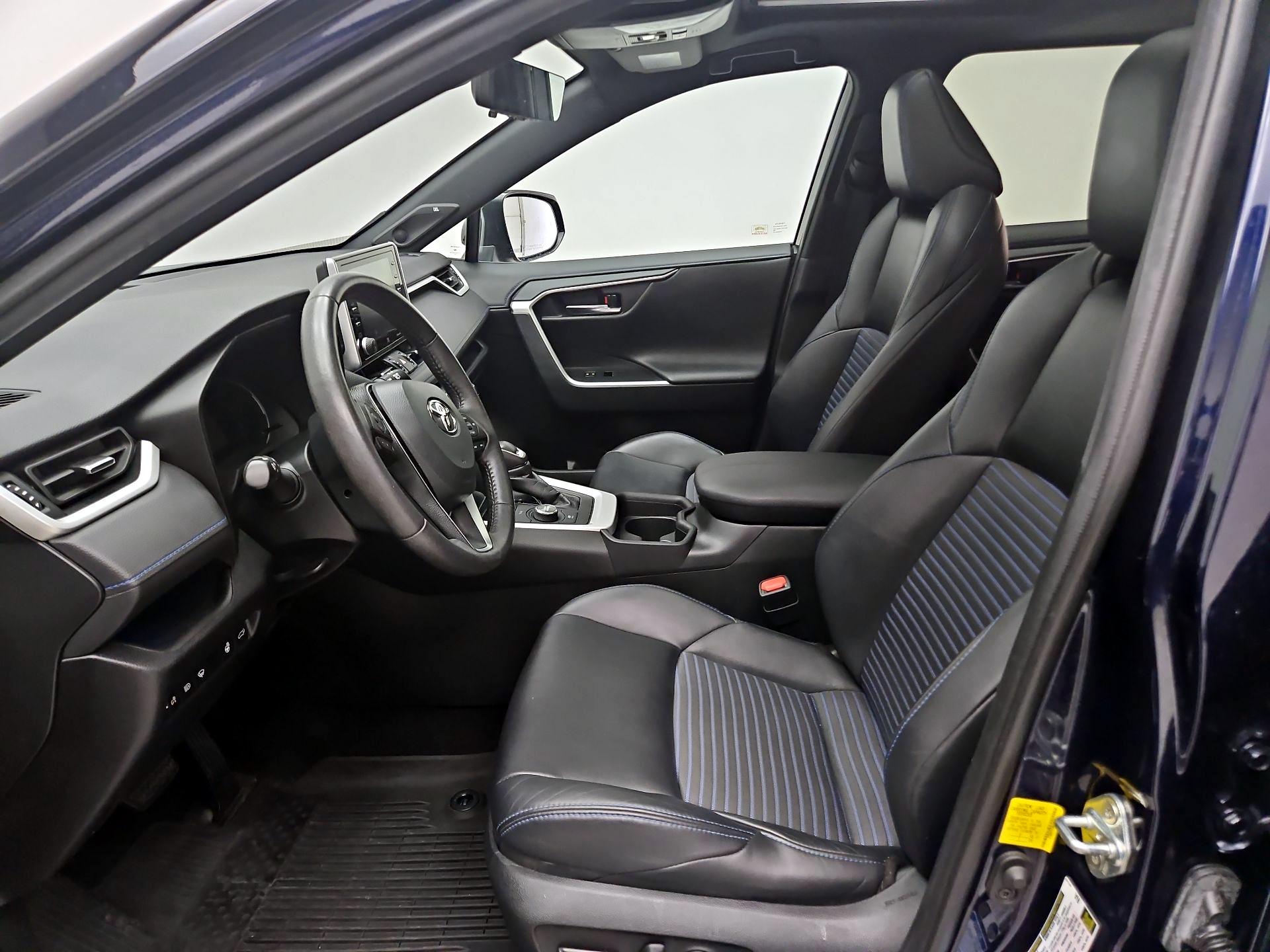 Thumbnail: 2021 Toyota RAV4 - 11