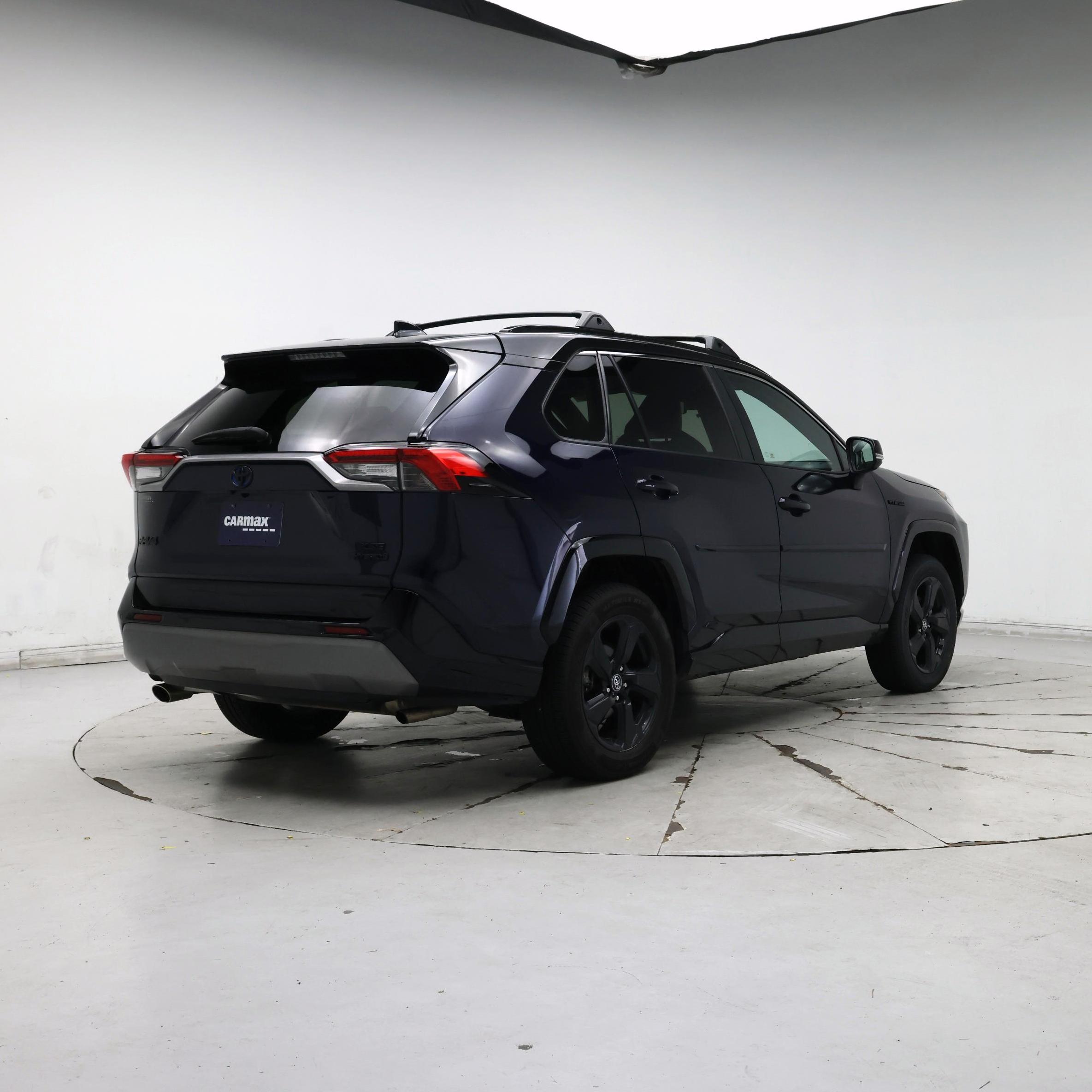 Thumbnail: 2021 Toyota RAV4 - 8