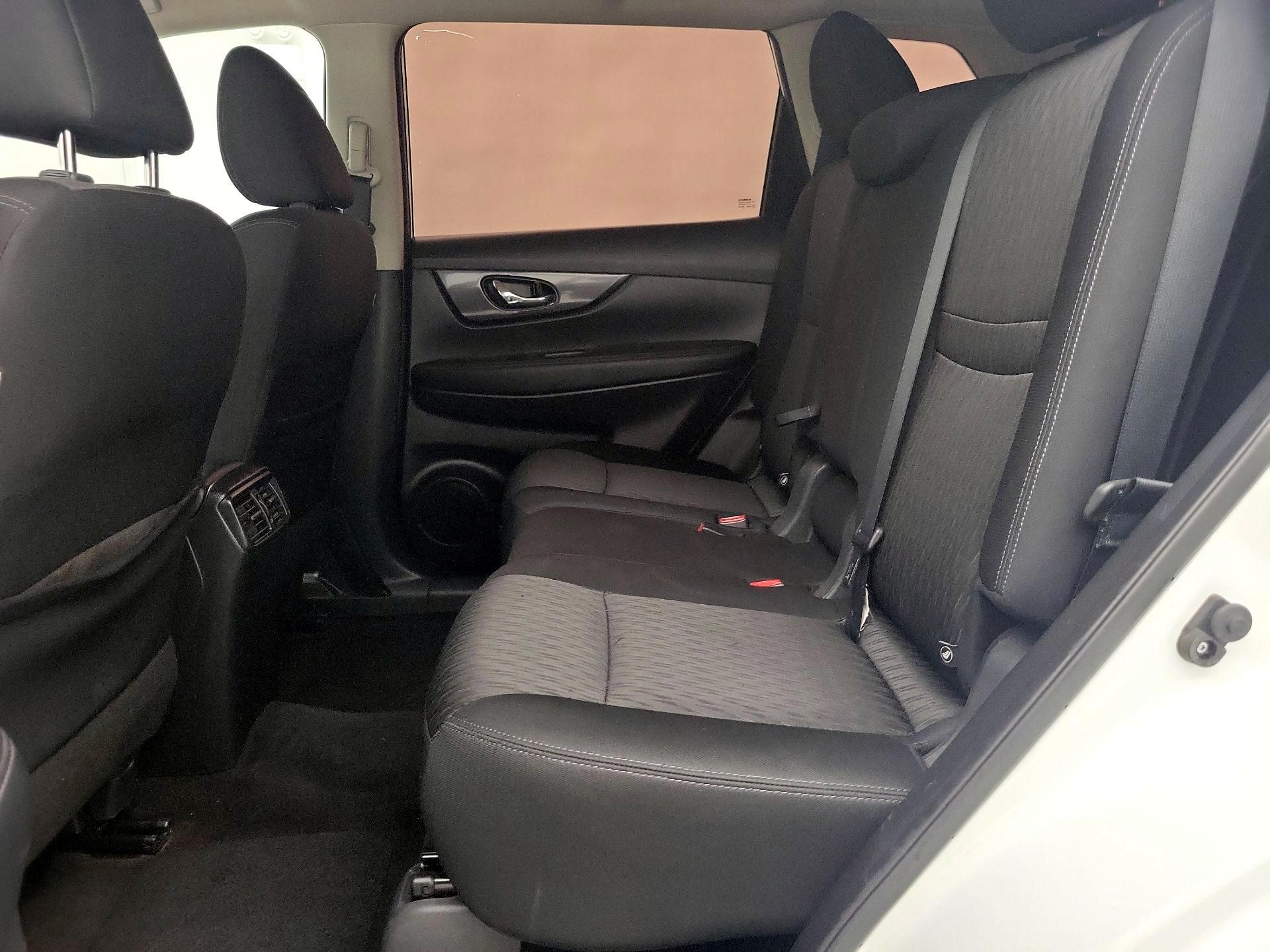 Thumbnail: 2018 Nissan Rogue - 19
