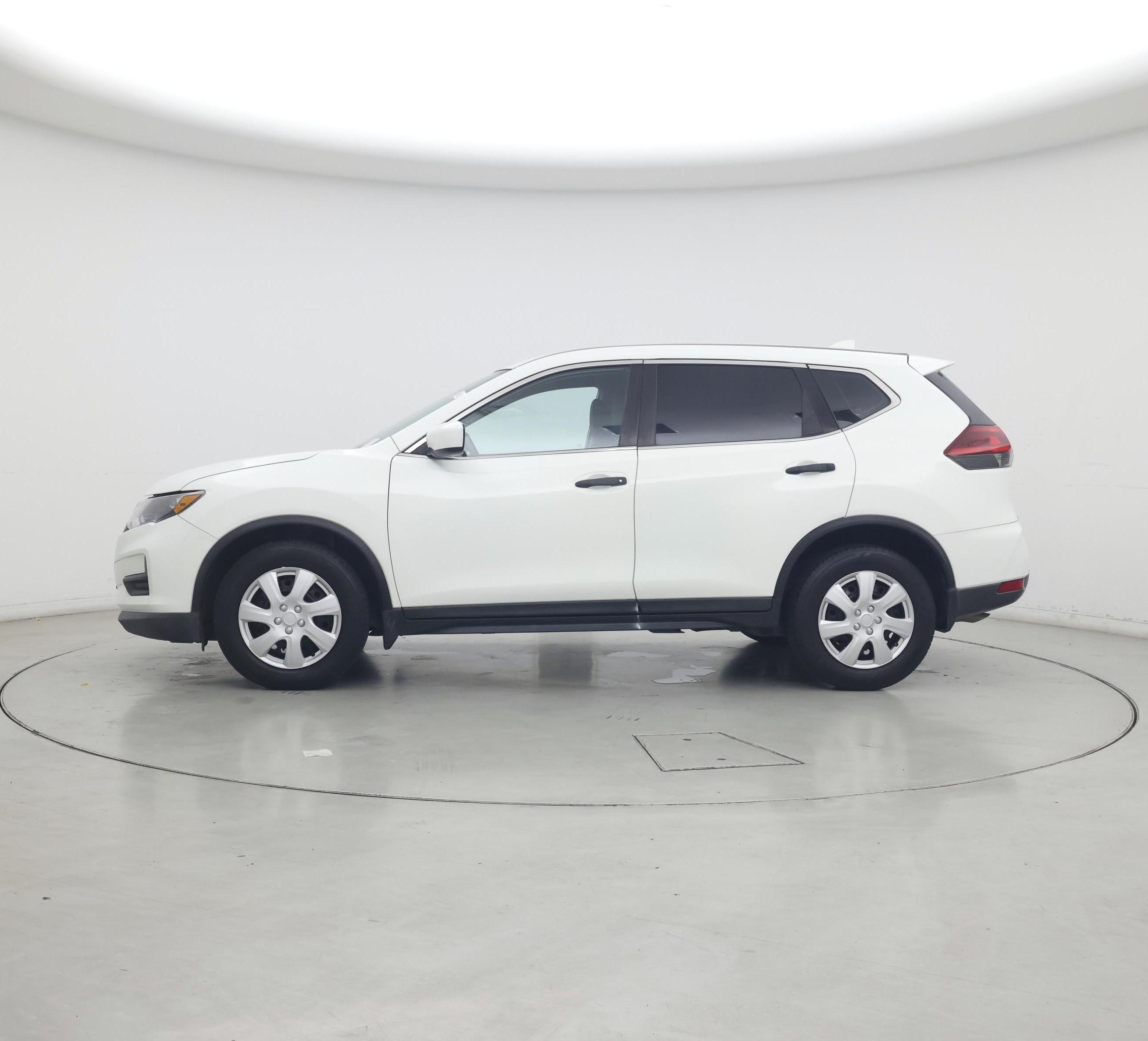 Thumbnail: 2018 Nissan Rogue - 3