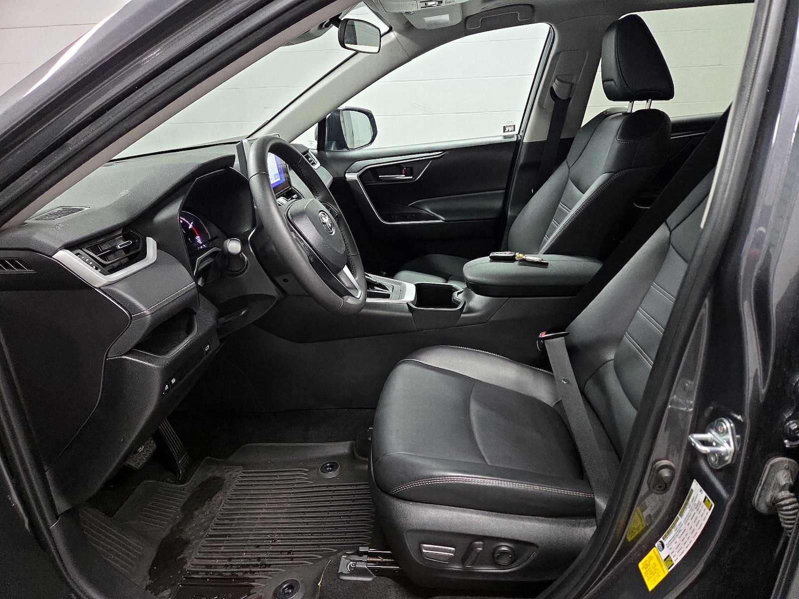 2023 Toyota RAV4 XLE Premium - Photo 12