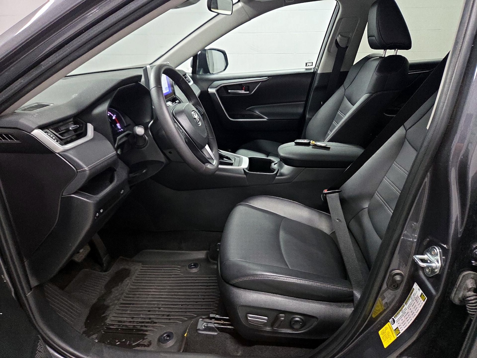 2023 Toyota RAV4 XLE Premium - Photo 17