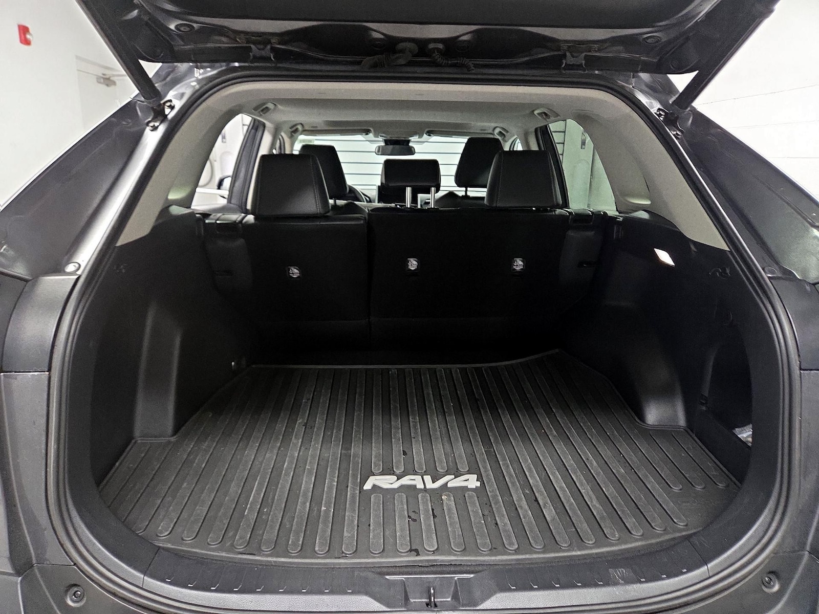 2023 Toyota RAV4 XLE Premium - Photo 18
