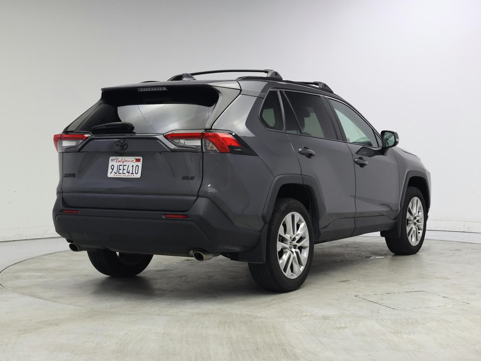 2023 Toyota RAV4 XLE Premium - Photo 9