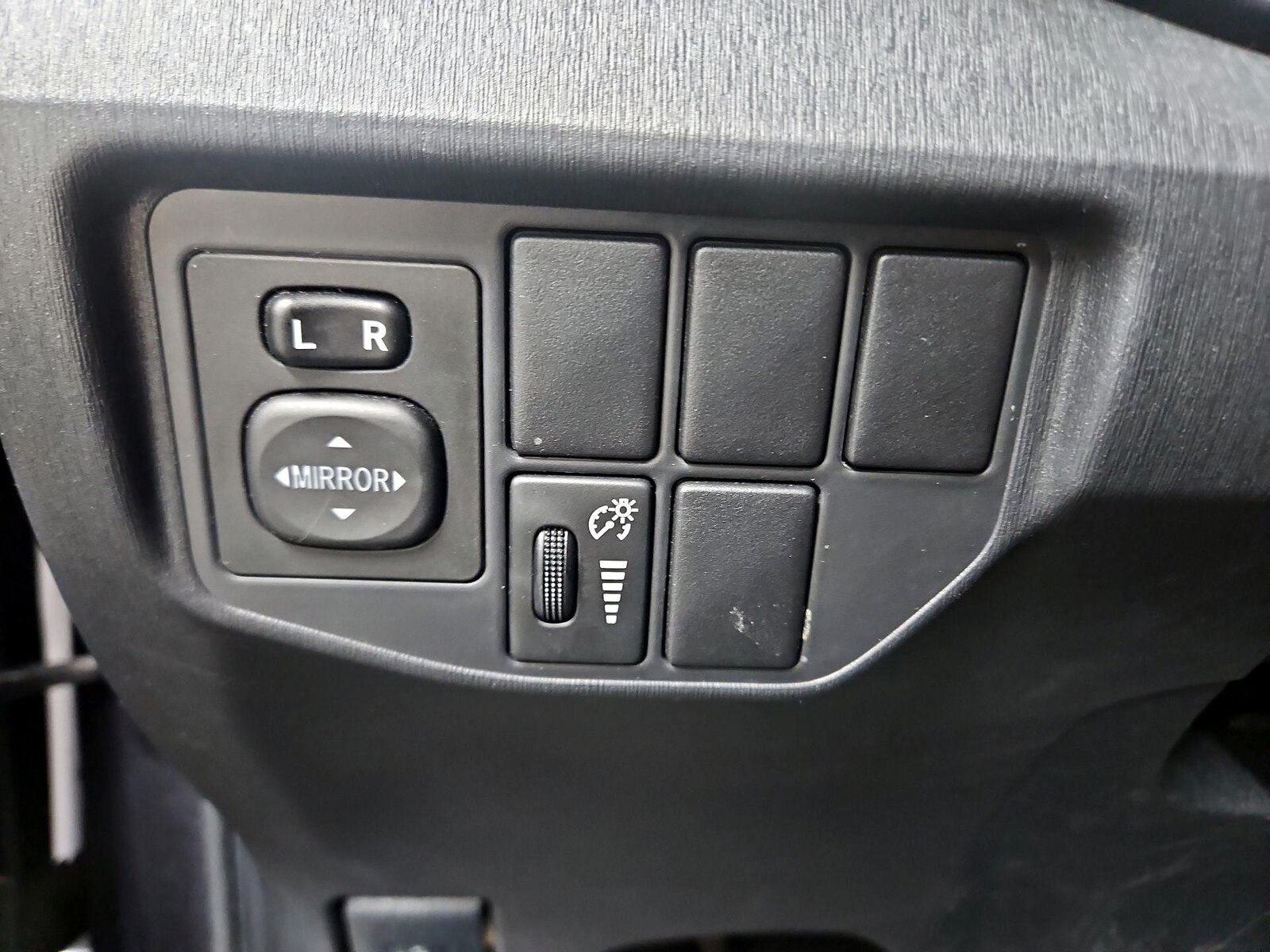 2015 Toyota Prius Two - Photo 14