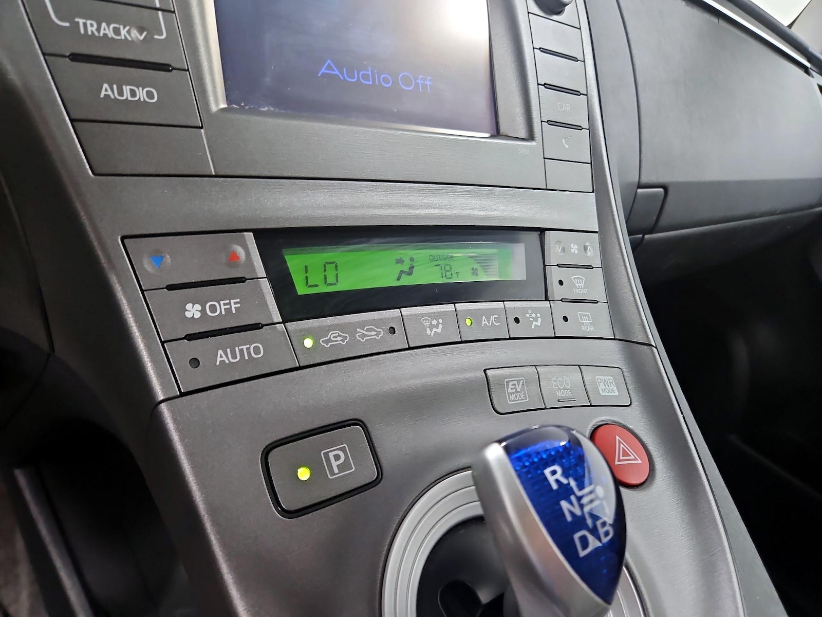2015 Toyota Prius Two - Photo 17