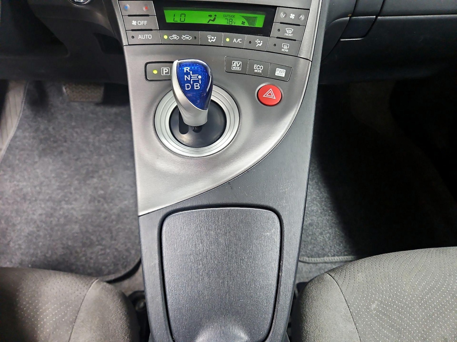 2015 Toyota Prius Two - Photo 18