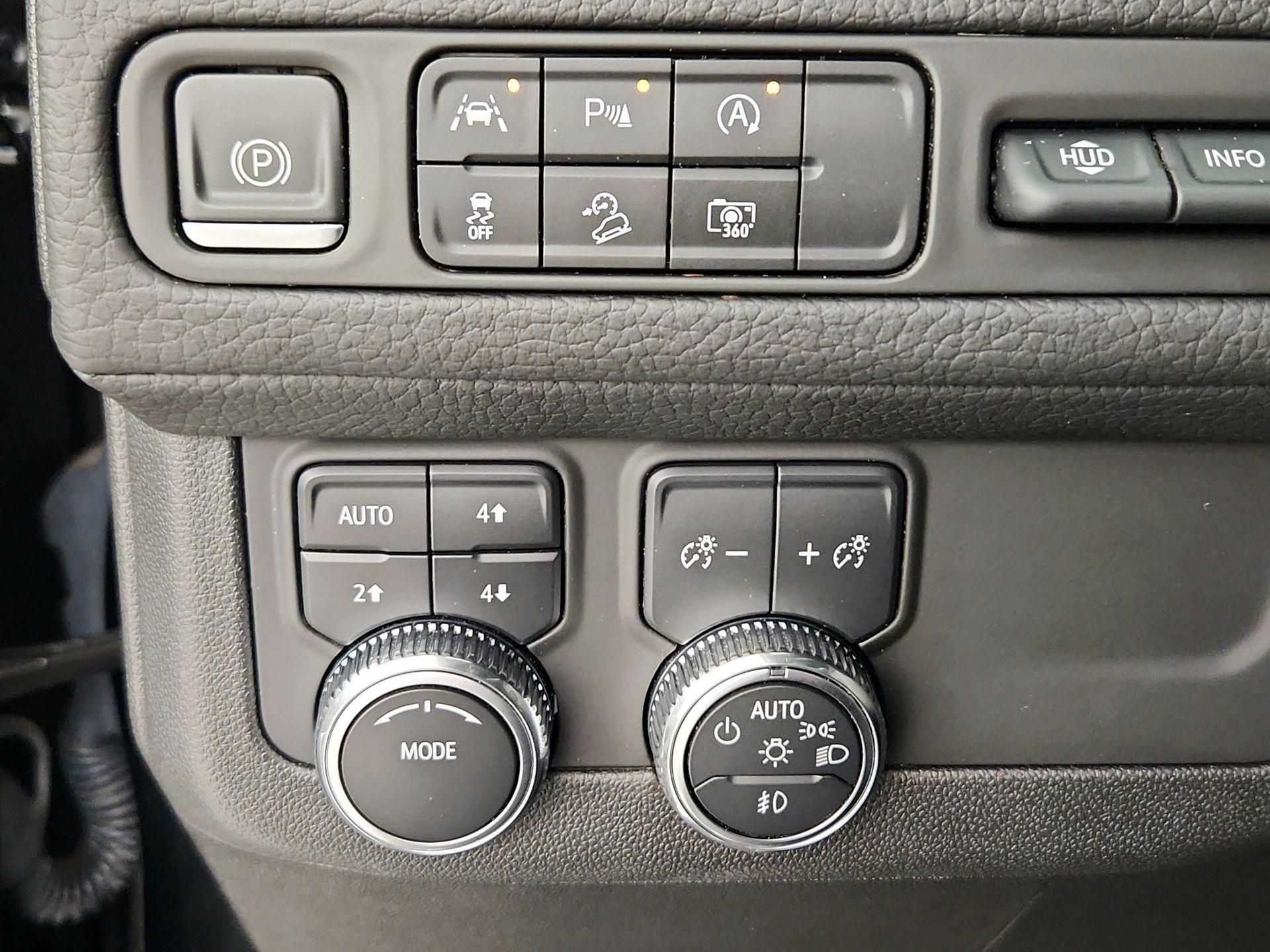 Thumbnail: 2023 GMC Yukon XL - 13