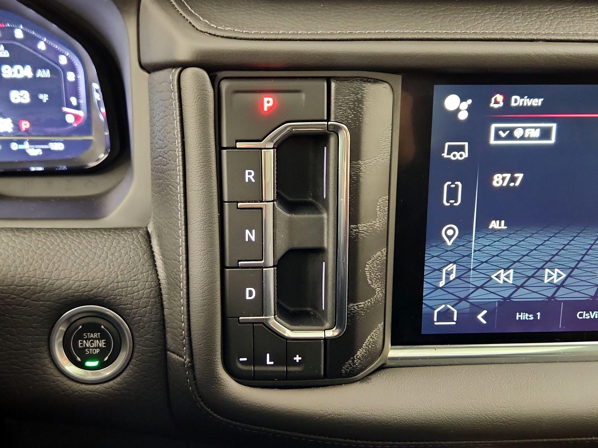 Thumbnail: 2023 GMC Yukon XL - 17