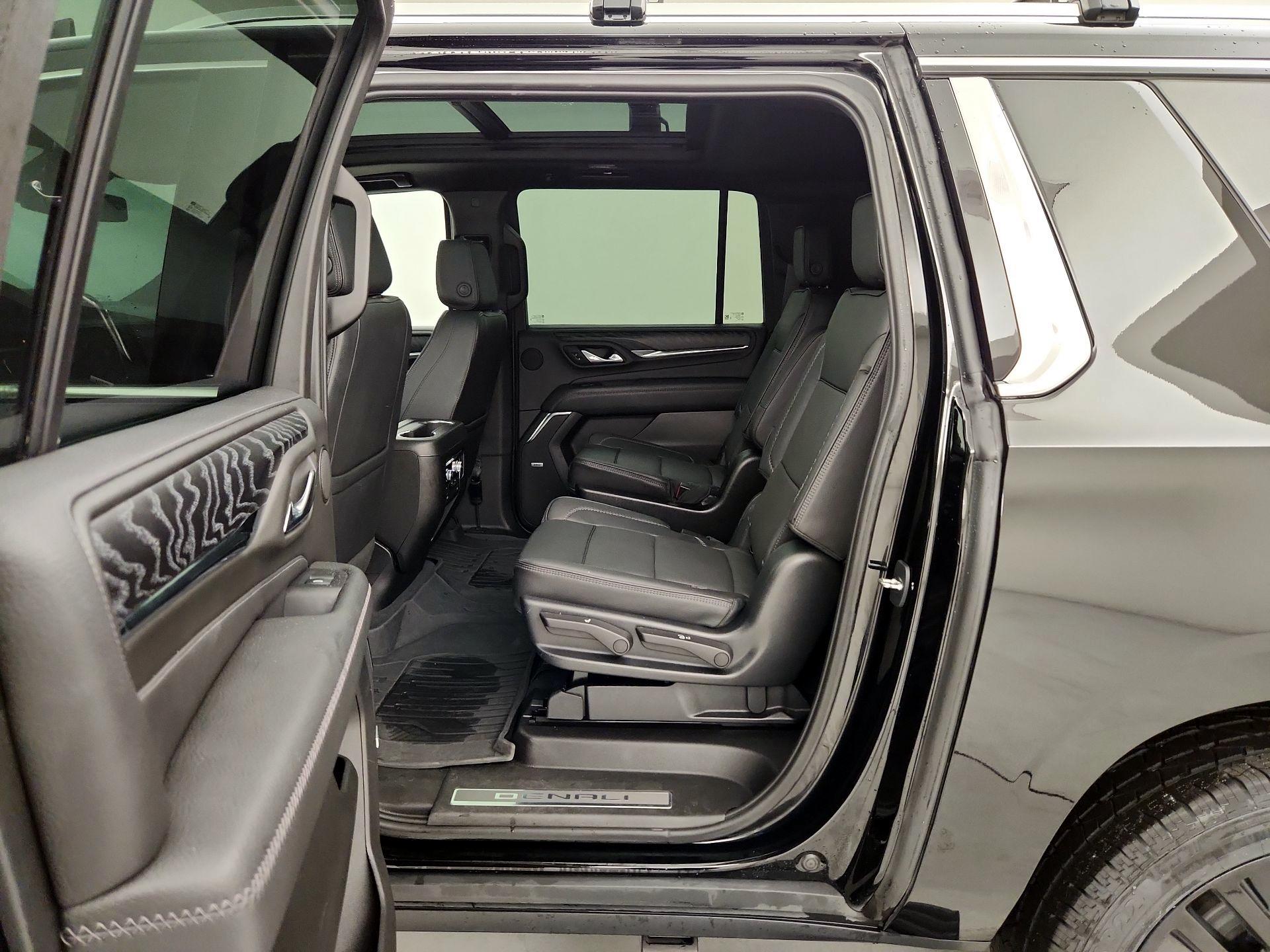 Thumbnail: 2023 GMC Yukon XL - 20