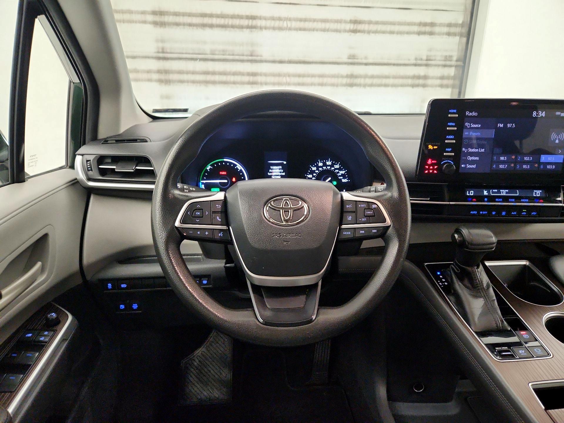 Thumbnail: 2021 Toyota Sienna - 10