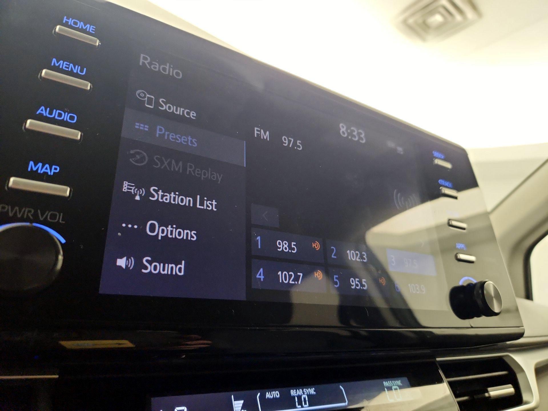 Thumbnail: 2021 Toyota Sienna - 15