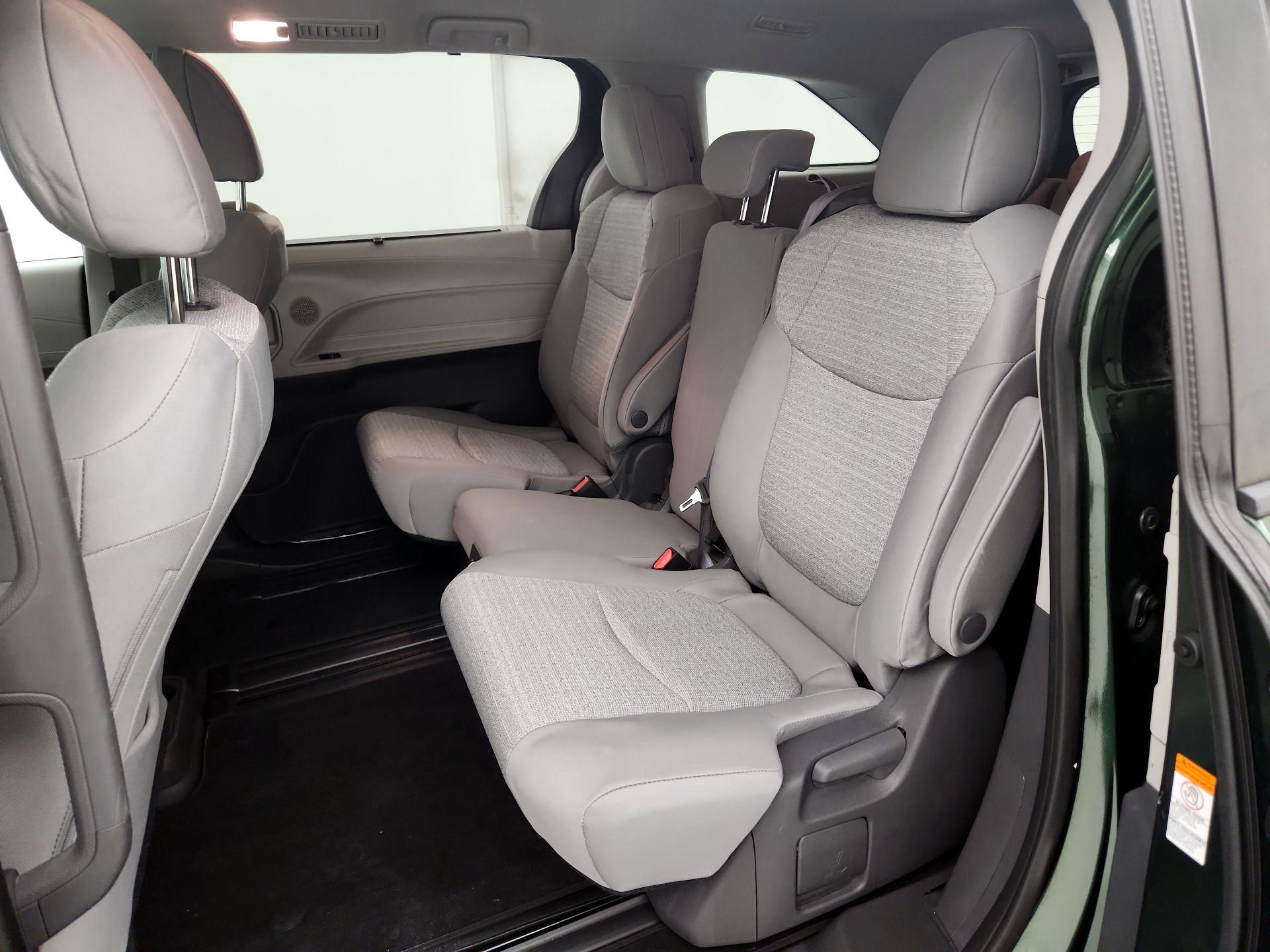 Thumbnail: 2021 Toyota Sienna - 19