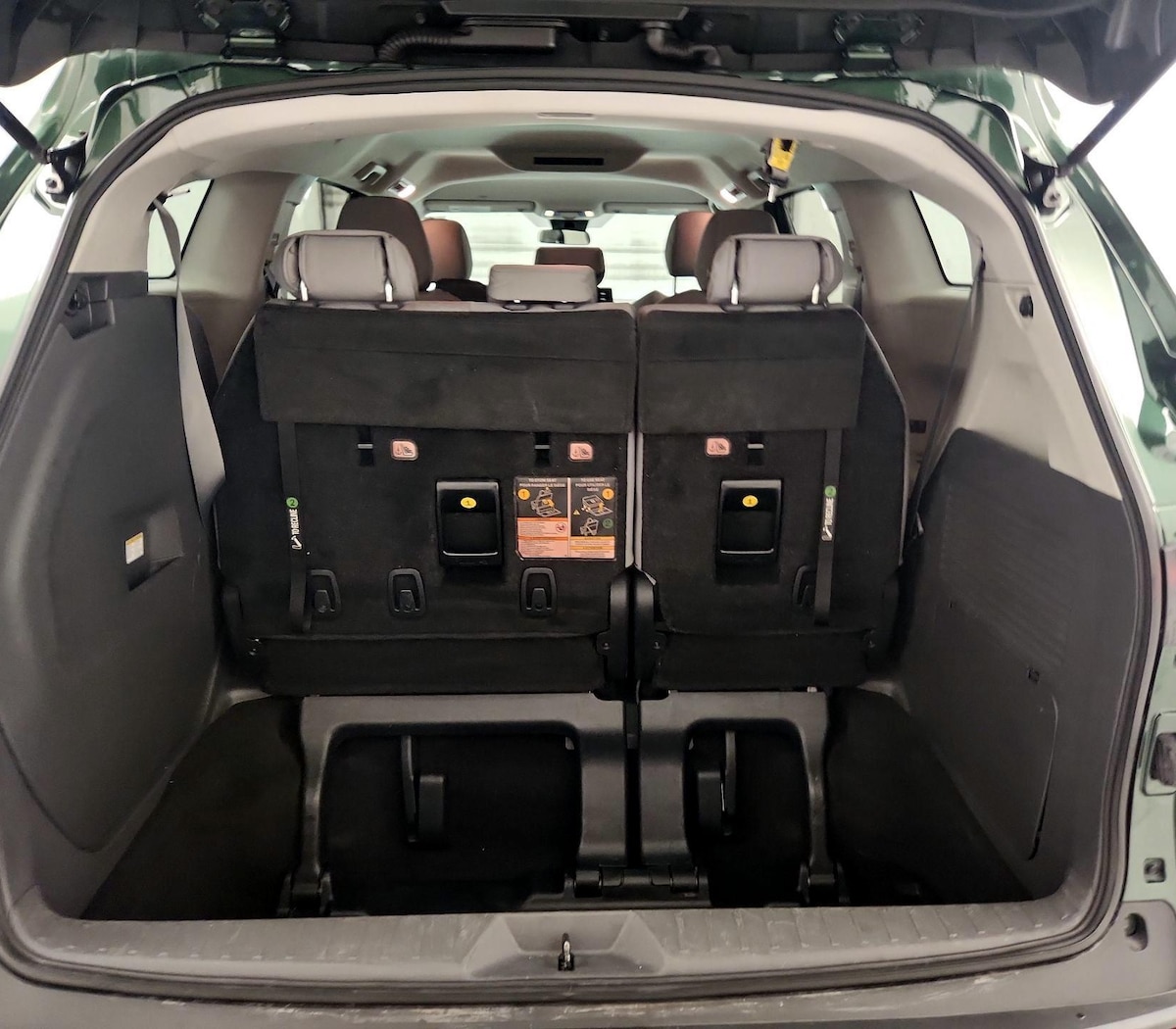 Trunk/Cargo (Seats Up)