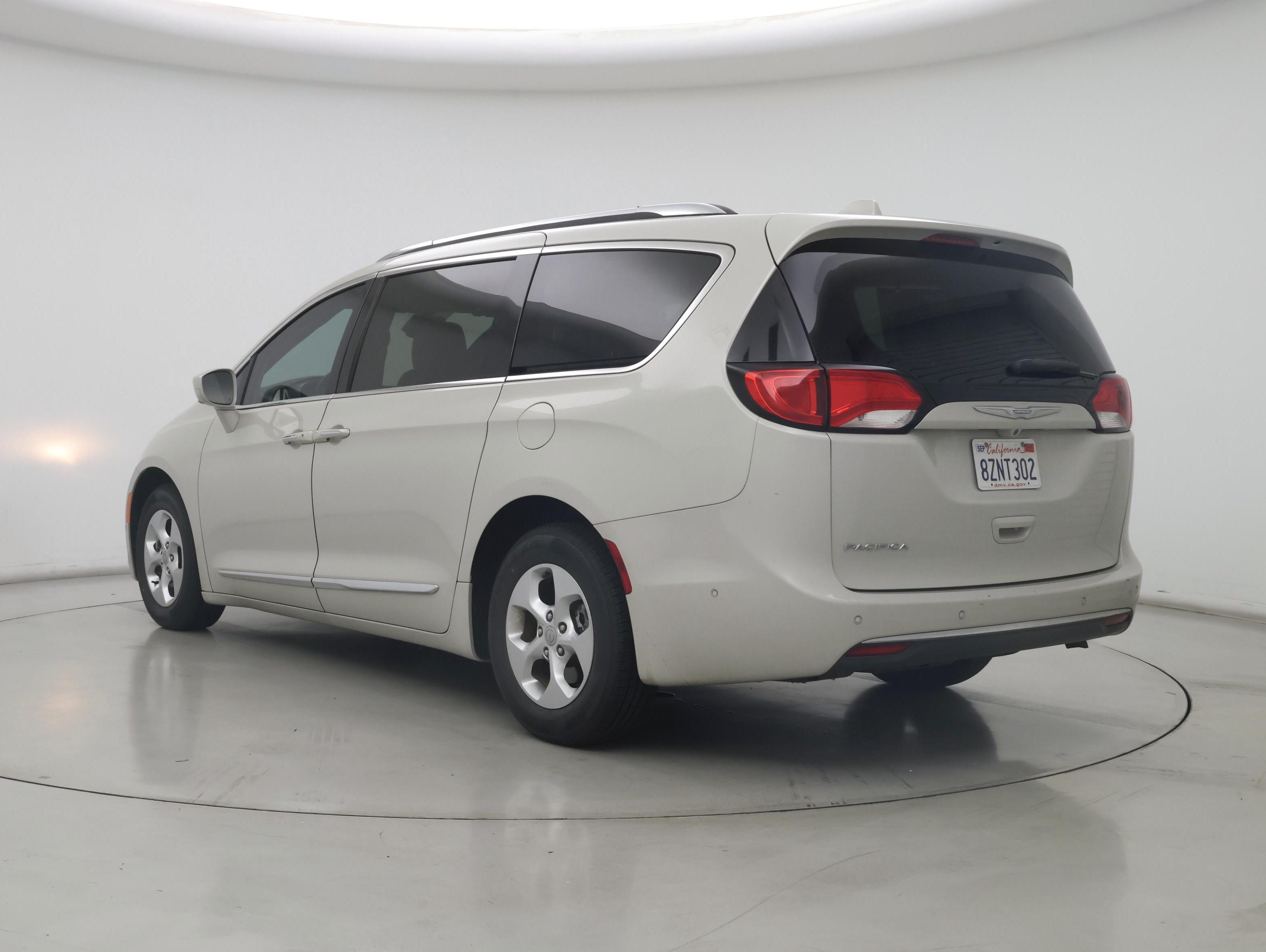 Thumbnail: 2017 Chrysler Pacifica - 2