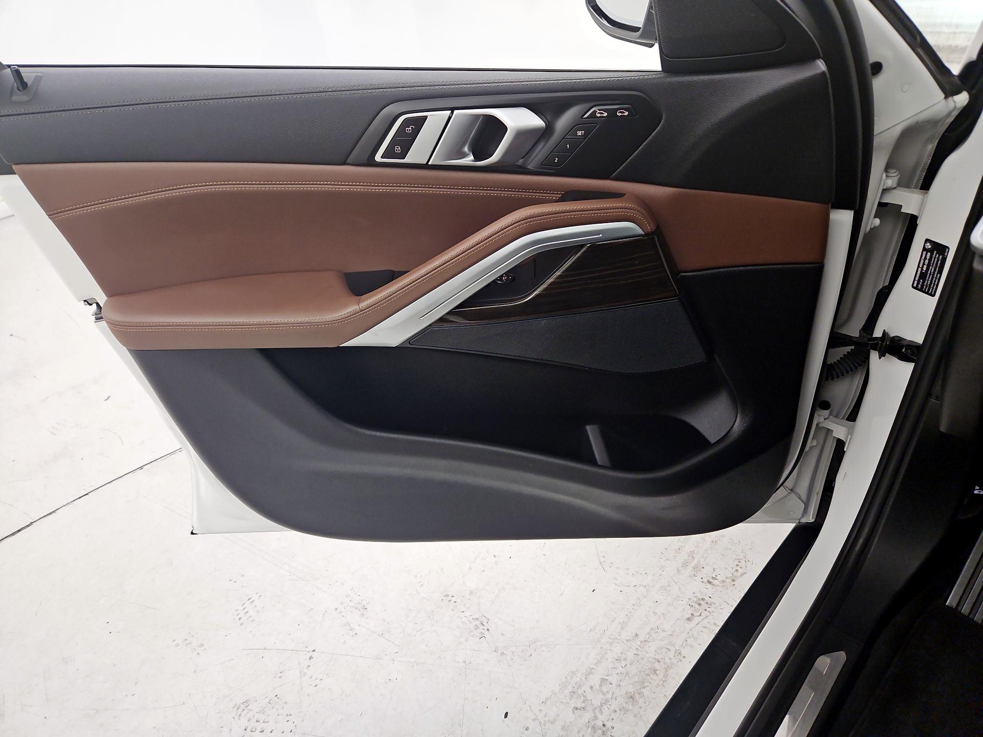 Thumbnail: 2021 BMW X6 - 12