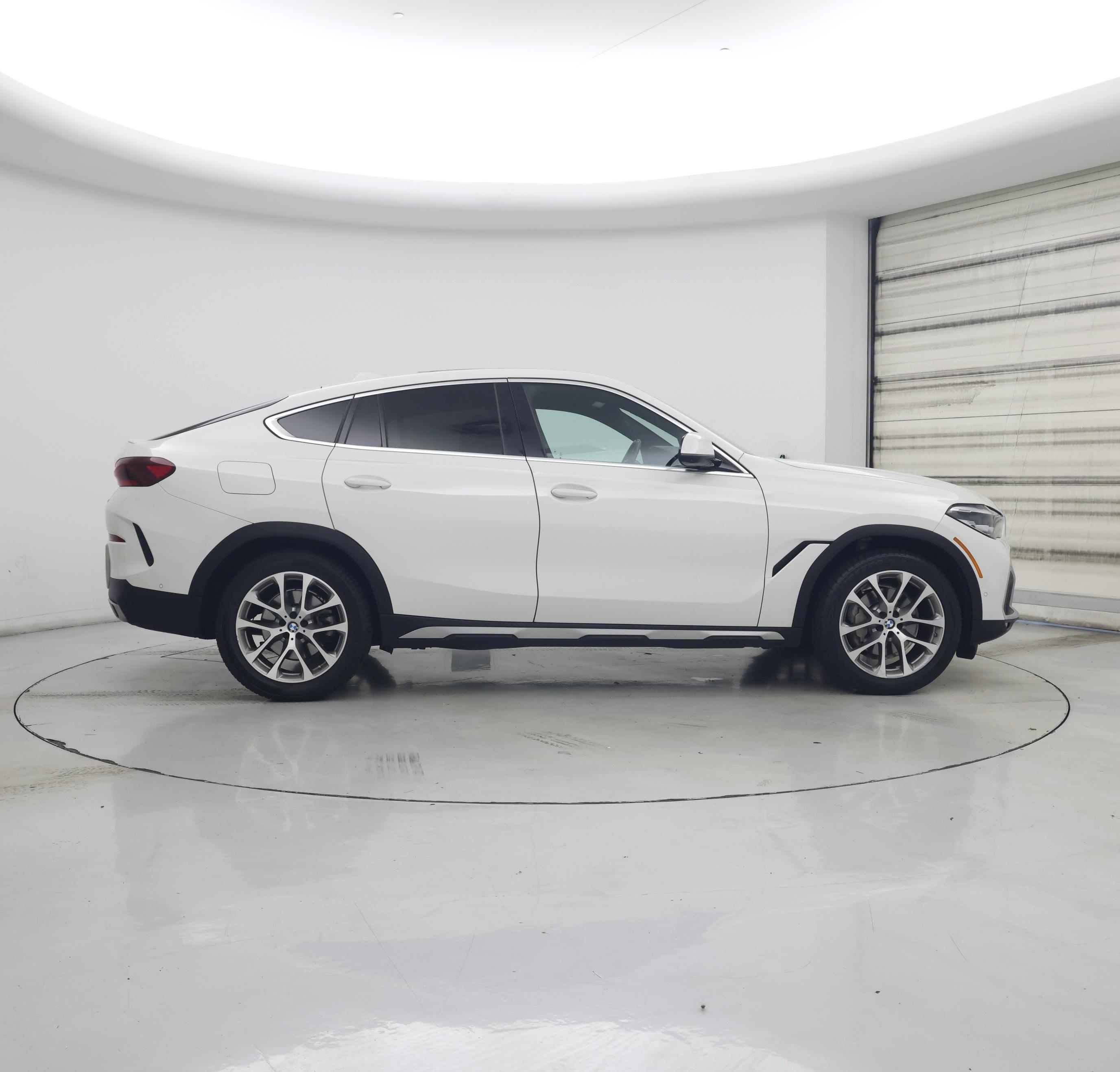 Thumbnail: 2021 BMW X6 - 7