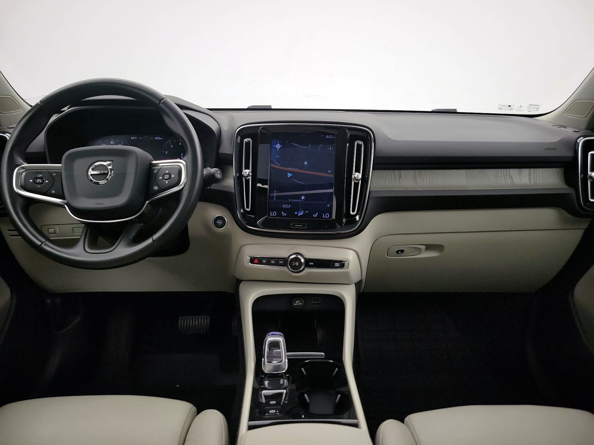 Thumbnail: 2020 Volvo XC40 - 9