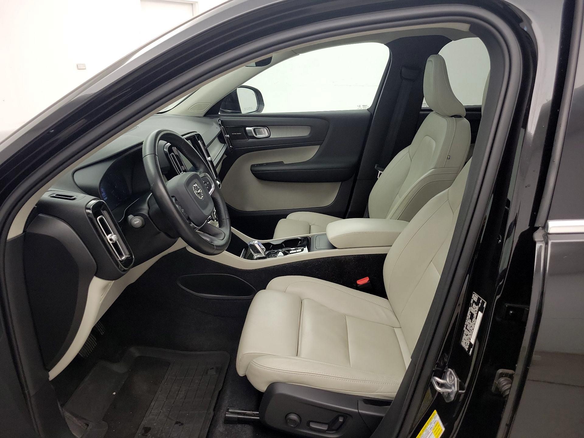 Thumbnail: 2020 Volvo XC40 - 11