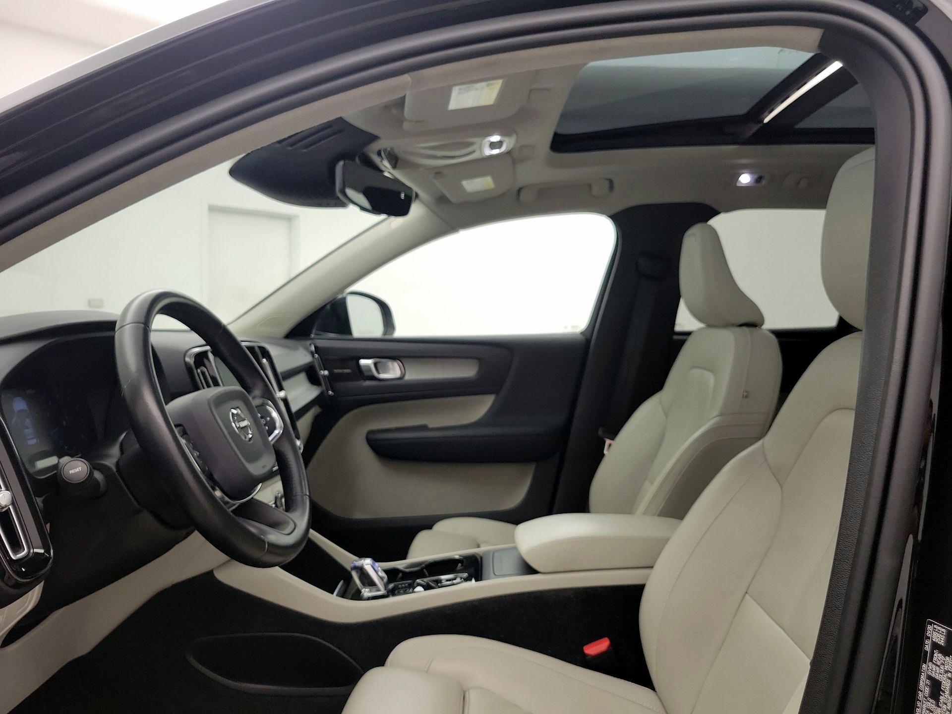 Thumbnail: 2020 Volvo XC40 - 20