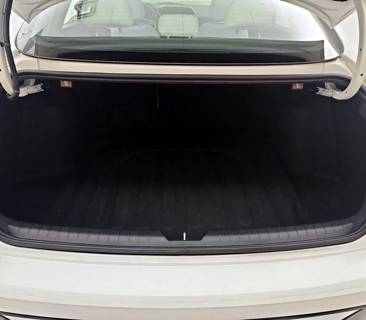 Trunk/Cargo (Seats Up)