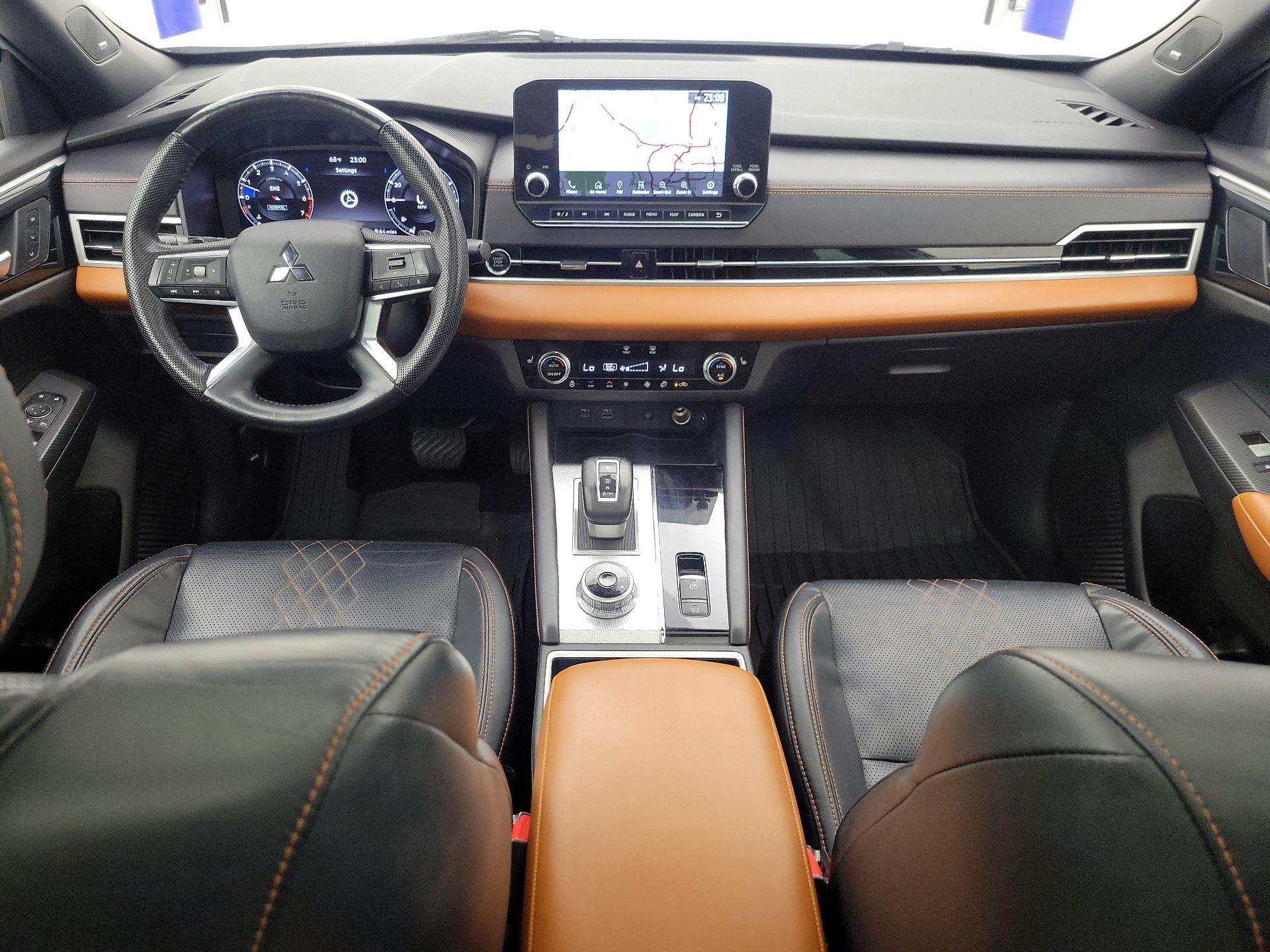 Thumbnail: 2023 Mitsubishi Outlander - 9