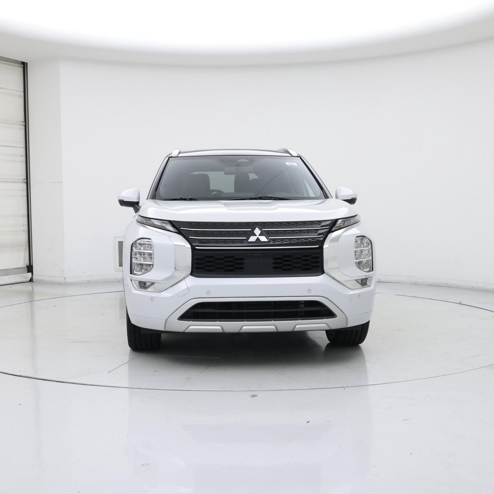 Thumbnail: 2023 Mitsubishi Outlander - 5