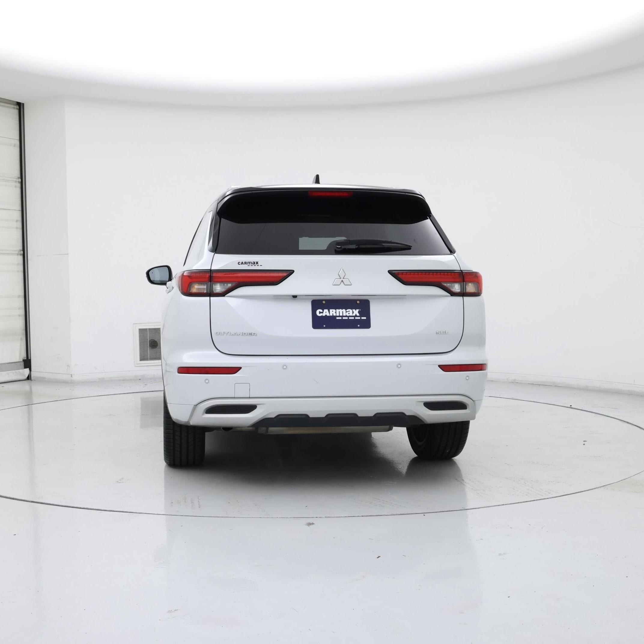 Thumbnail: 2023 Mitsubishi Outlander - 6