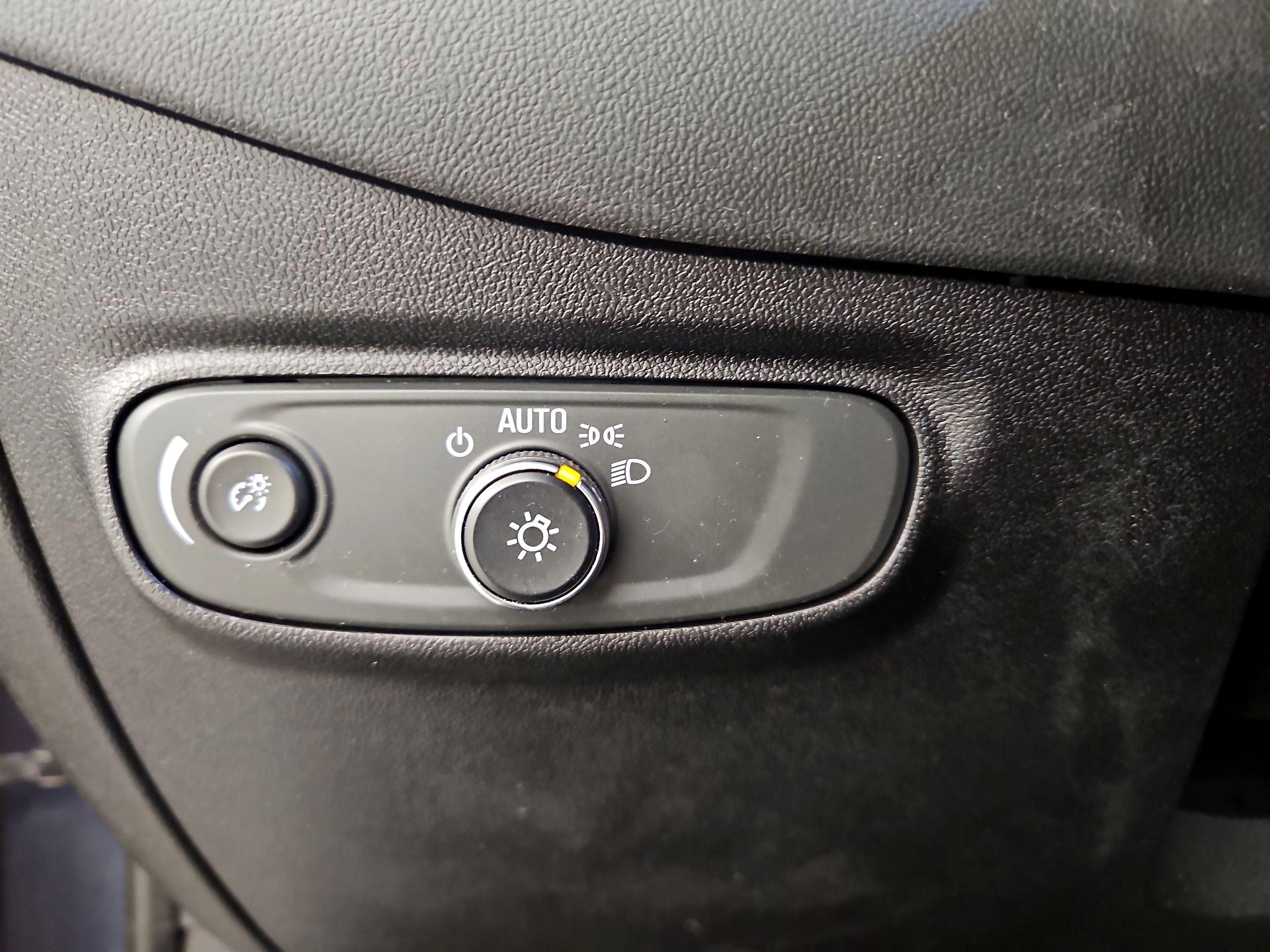 Thumbnail: 2018 Chevrolet Equinox - 13