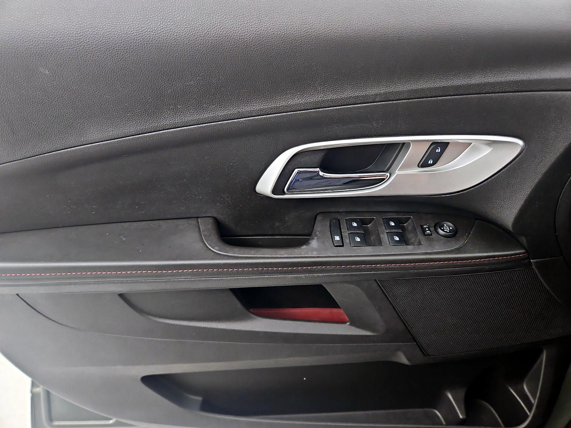 Thumbnail: 2015 Chevrolet Equinox - 12