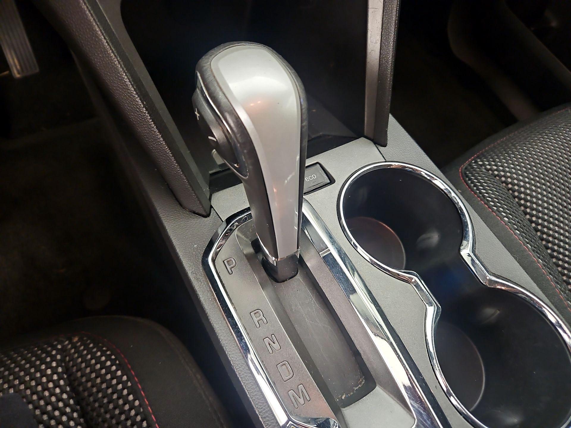 Thumbnail: 2015 Chevrolet Equinox - 16