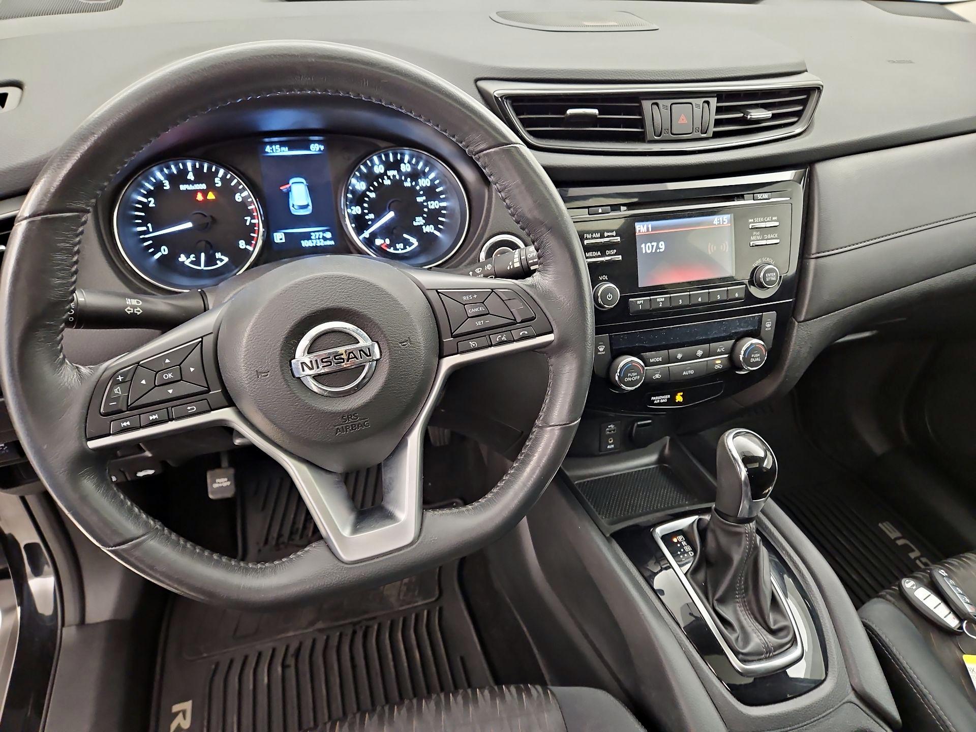 Thumbnail: 2017 Nissan Rogue - 9