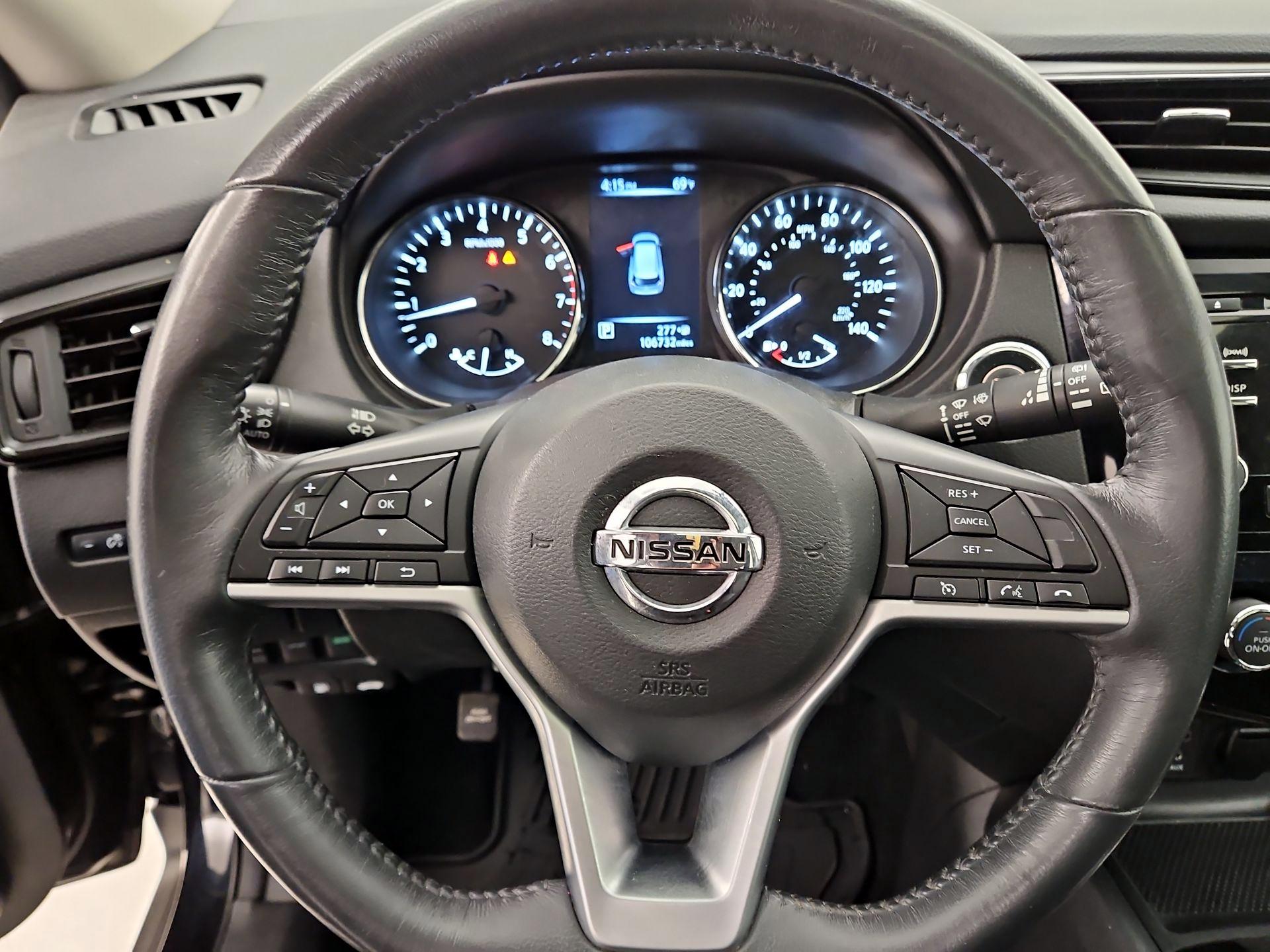 Thumbnail: 2017 Nissan Rogue - 10