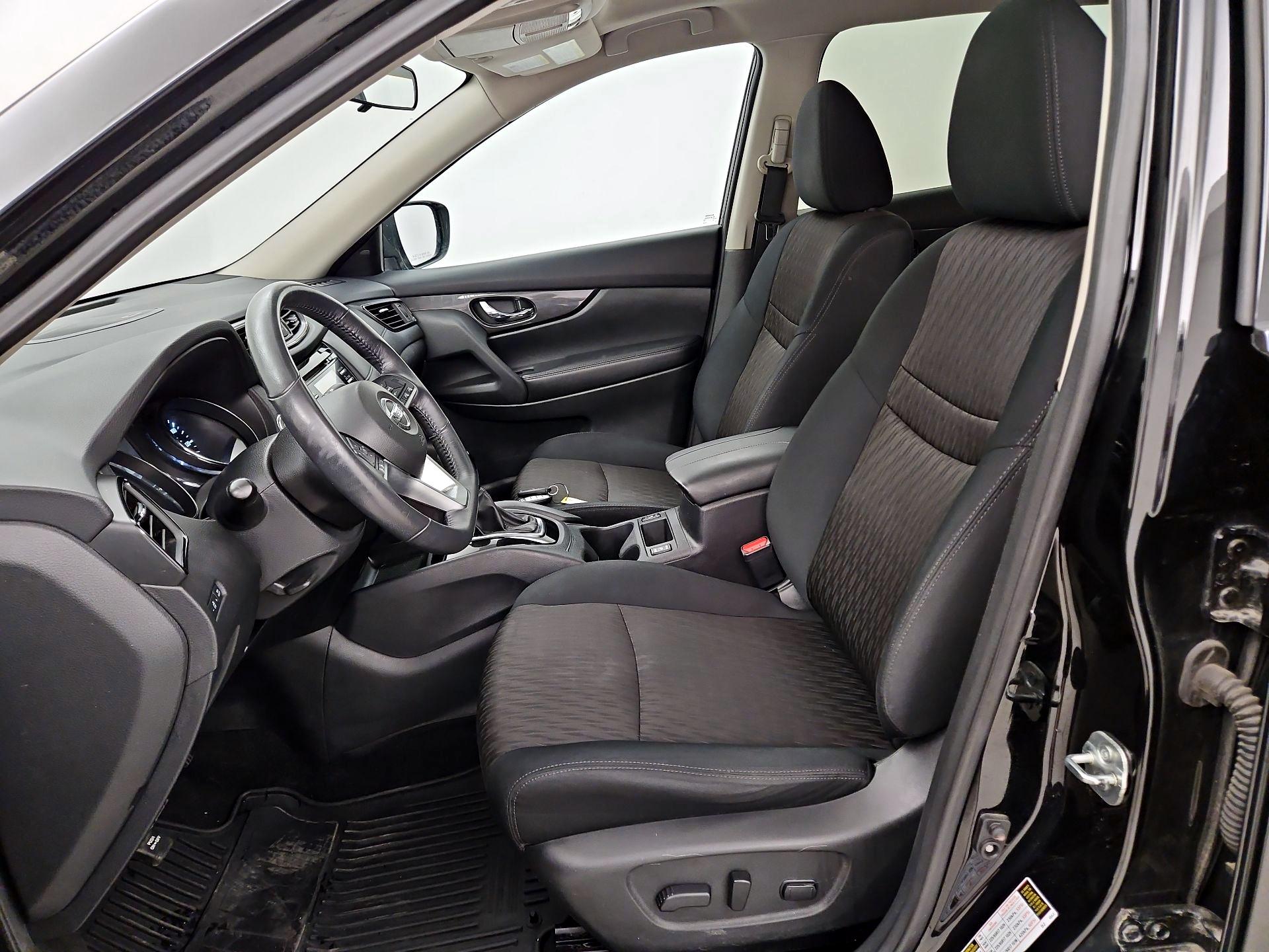 Thumbnail: 2017 Nissan Rogue - 11