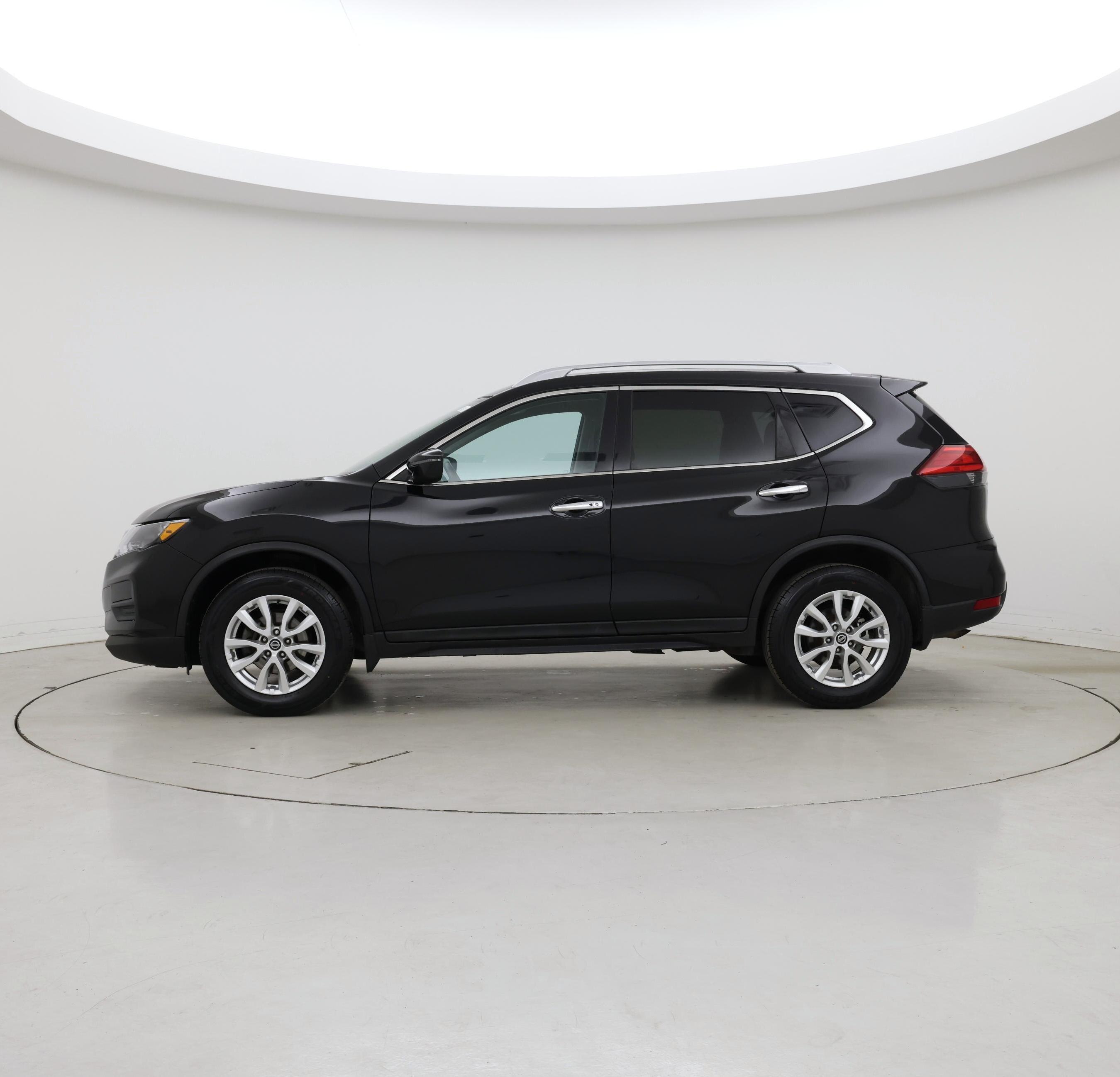 Thumbnail: 2017 Nissan Rogue - 3